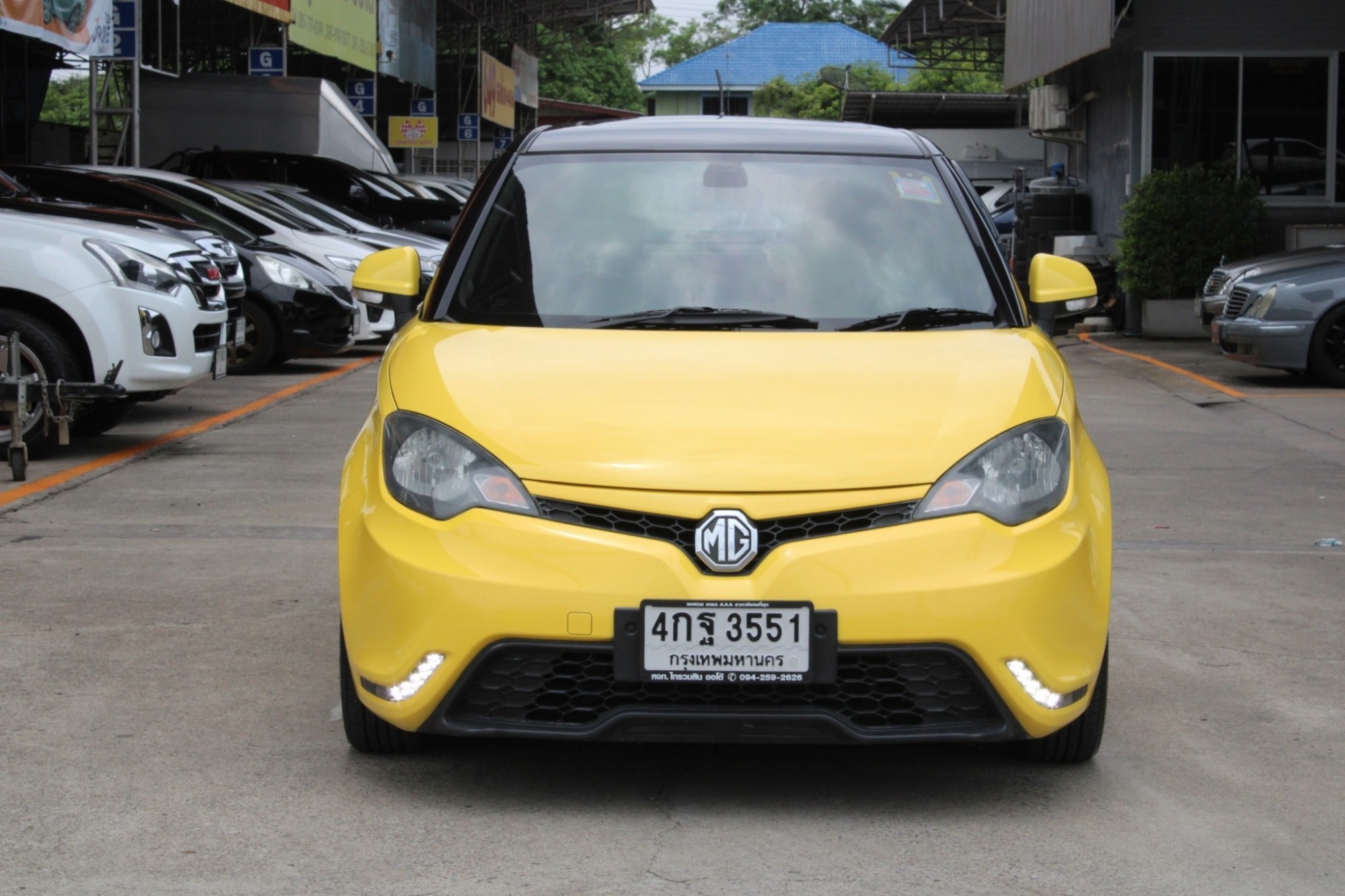 ผ่อน 2xxx รุ่นท๊อปสุด หลังคาซันรูฟ จัดได้ล้น ออกรถ 0 บาท 2015 MG 3 Hatchback 1.5 X SUNROOF Auto สีเหลือง เกียร์ออโต้ Selematic 5 สปีด (รูปที่ 3)