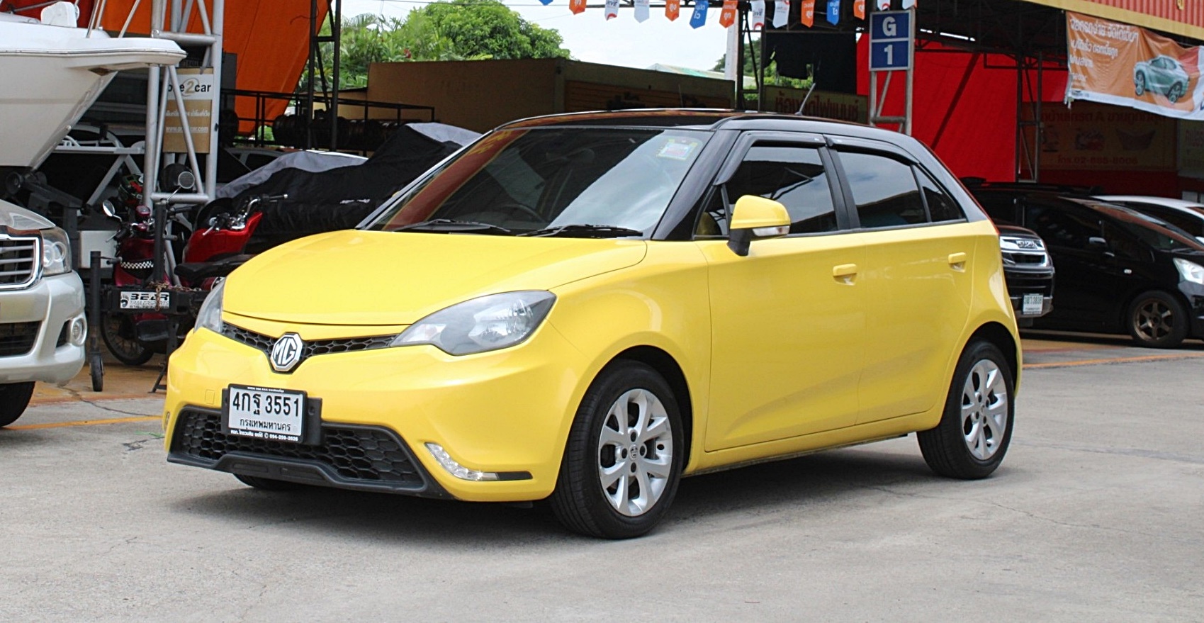 ผ่อน 2xxx รุ่นท๊อปสุด หลังคาซันรูฟ จัดได้ล้น ออกรถ 0 บาท 2015 MG 3 Hatchback 1.5 X SUNROOF Auto สีเหลือง เกียร์ออโต้ Selematic 5 สปีด (รูปที่ 4)