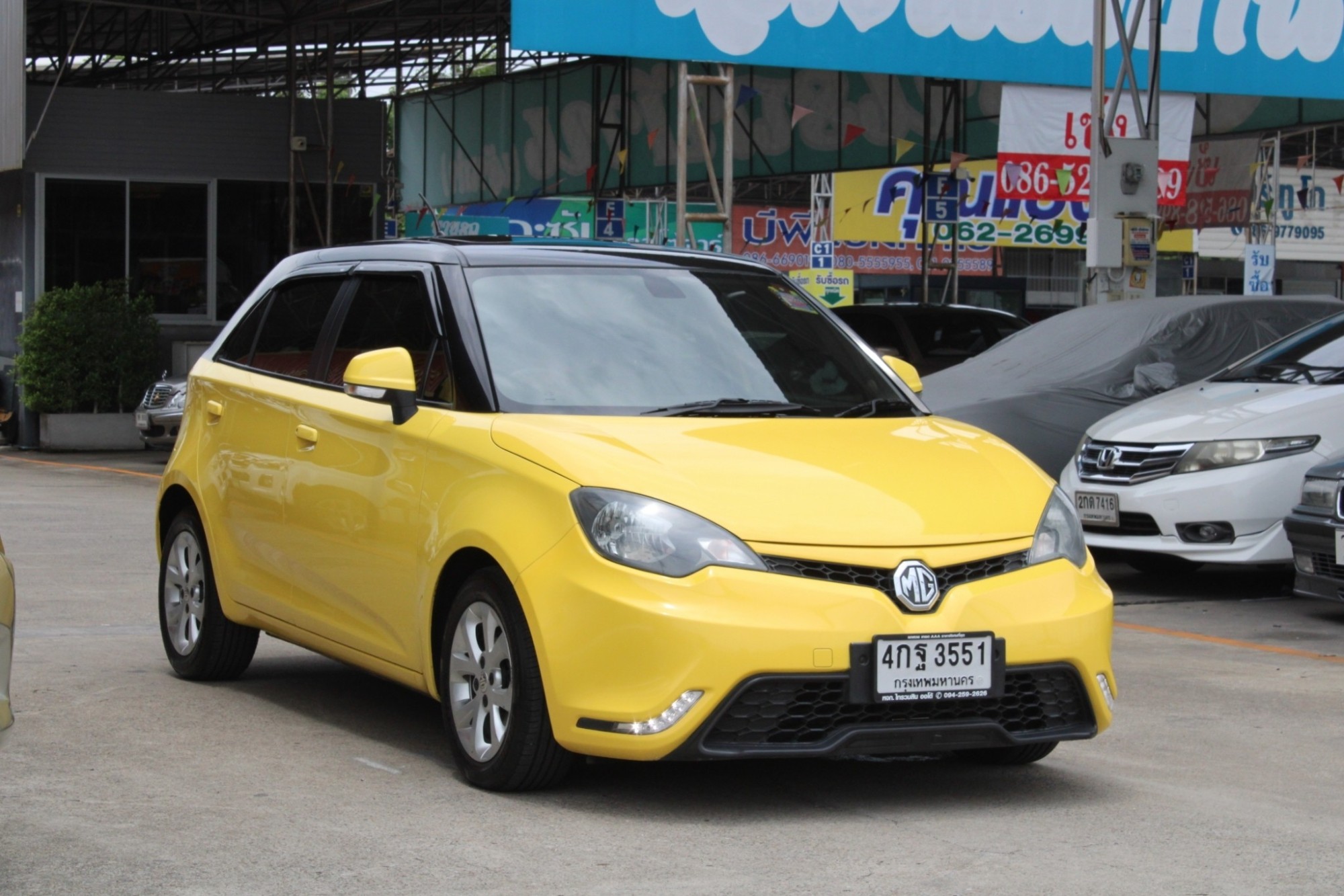 ผ่อน 2xxx รุ่นท๊อปสุด หลังคาซันรูฟ จัดได้ล้น ออกรถ 0 บาท 2015 MG 3 Hatchback 1.5 X SUNROOF Auto สีเหลือง เกียร์ออโต้ Selematic 5 สปีด