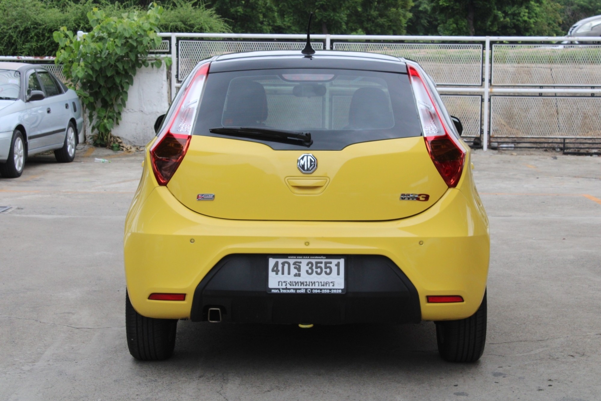 ผ่อน 2xxx รุ่นท๊อปสุด หลังคาซันรูฟ จัดได้ล้น ออกรถ 0 บาท 2015 MG 3 Hatchback 1.5 X SUNROOF Auto สีเหลือง เกียร์ออโต้ Selematic 5 สปีด (รูปที่ 6)