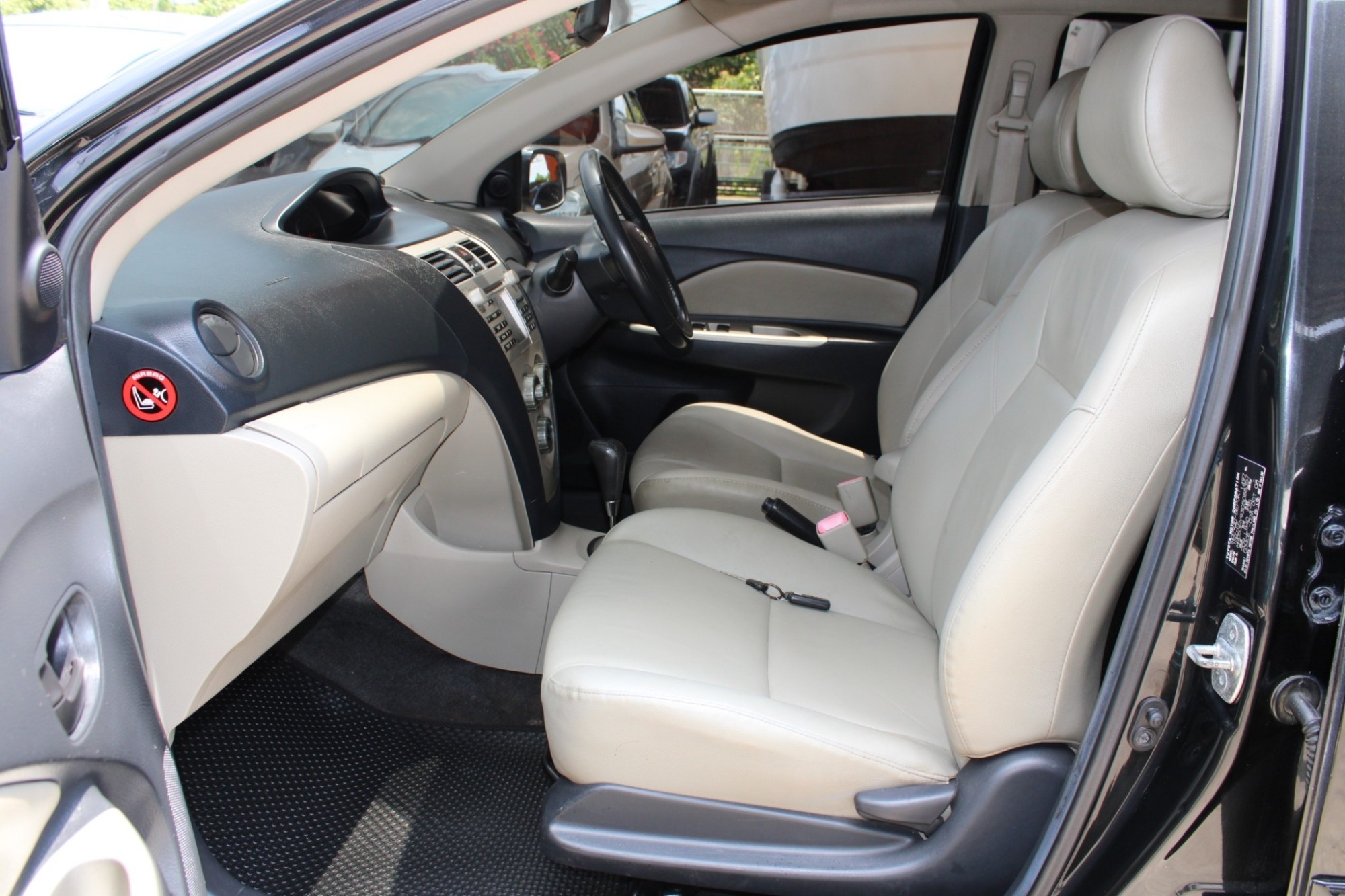 ฟรีดาวน์ ผ่อน3xxx 2009 TOYOTA VIOS 1.5 G Limited AUTO สีดำ ปุ่มสต้าท (รูปที่ 10)