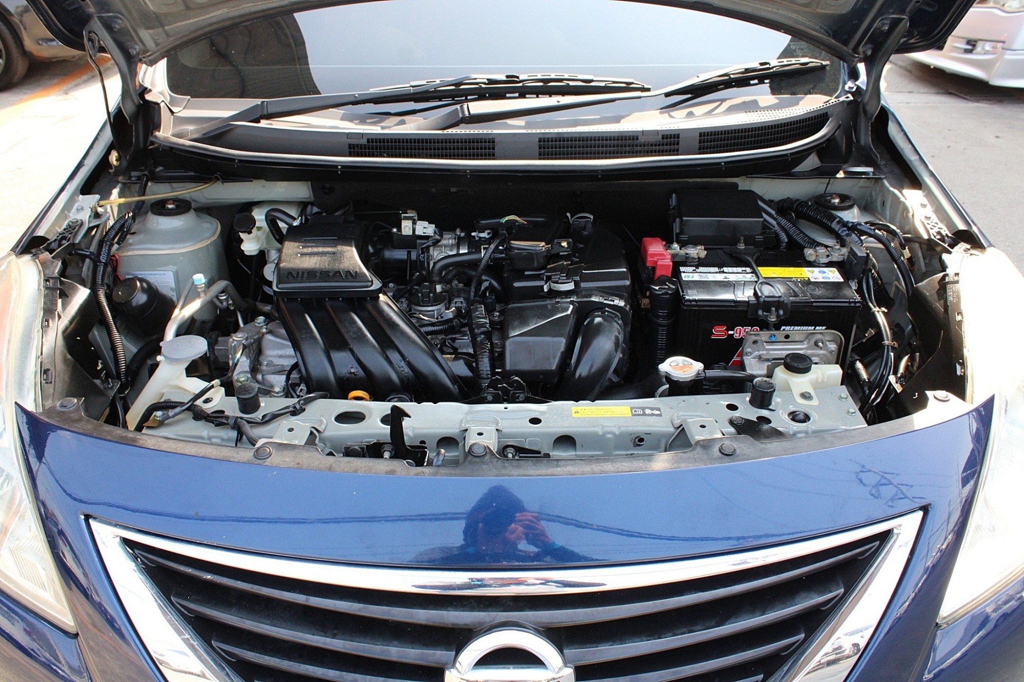 ผ่อน 2xxx 2012 Nissan Almera 1.2 E Pure Drive CVT AT สีน้ำเงิน เกียร์ออโต้ มือแรกออกห้าง สีเดิม น็อตโครงสร้างตัวรถไม่ขยับ รถเดิมสวยๆครับ (รูปที่ 13)