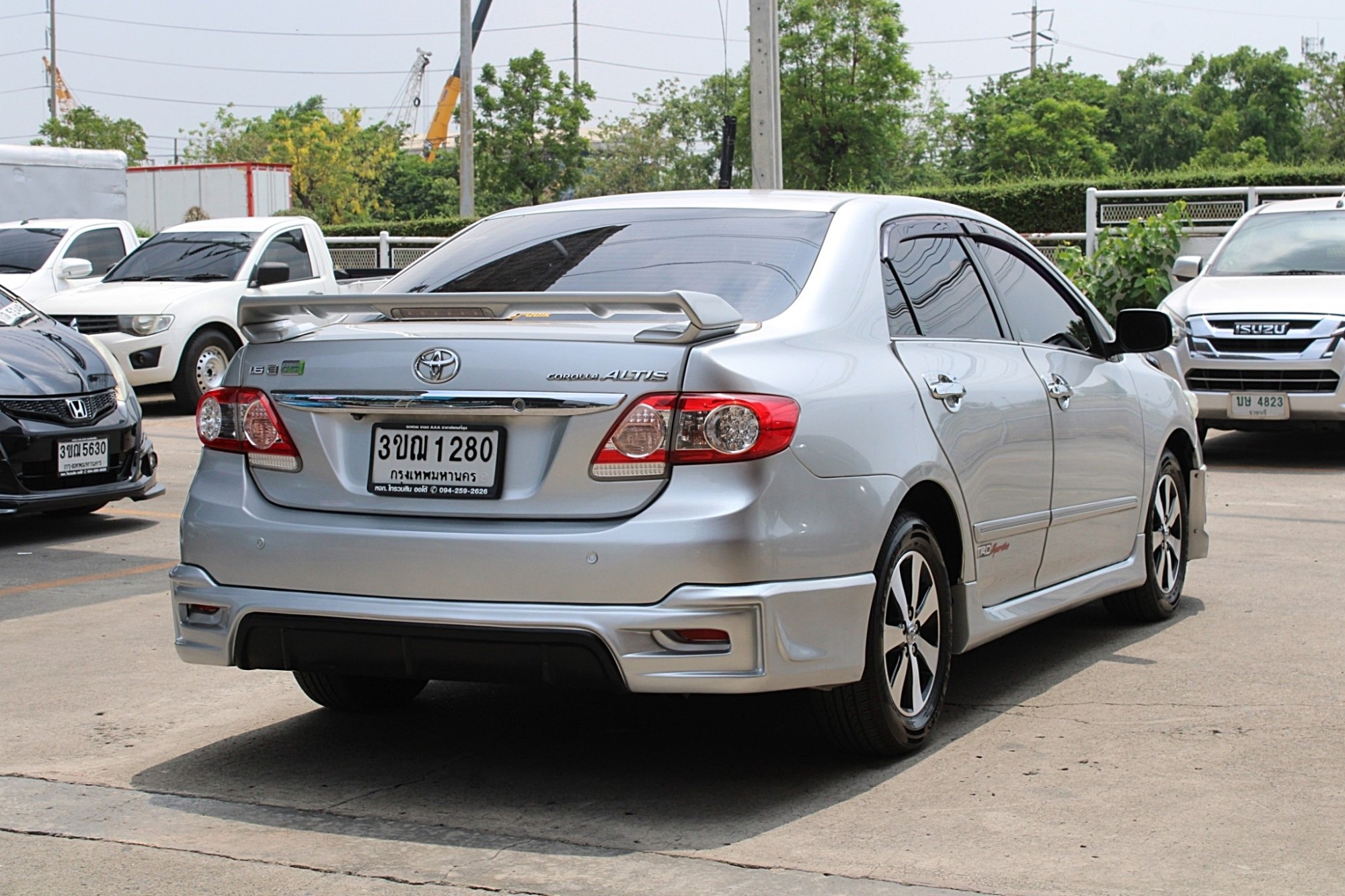 ผ่อน 3xxx 2013 Toyota Corolla Altis CNG 1.6 E Sedan AT สีบรอนซ์เงิน เกียร์ออโต้