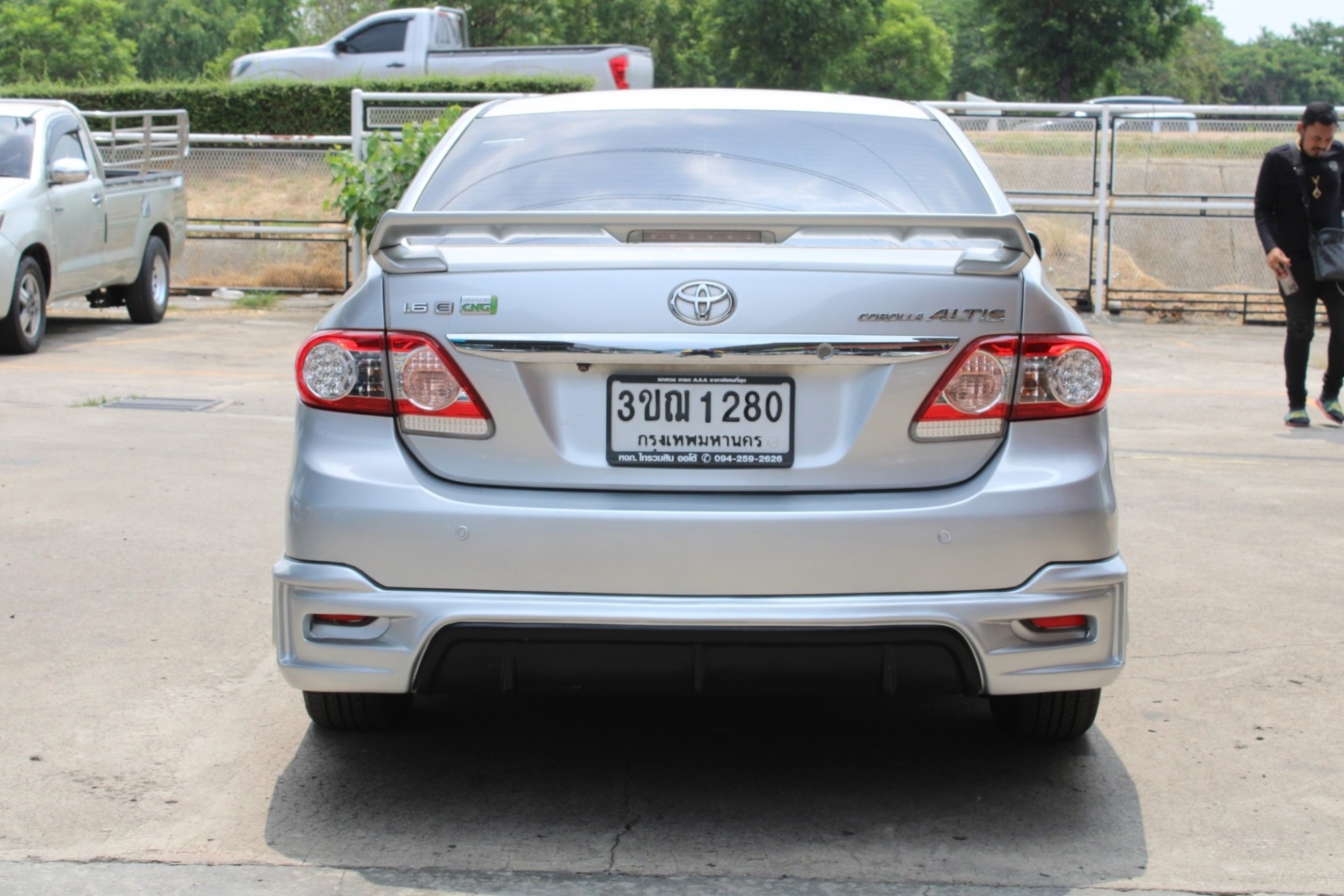 ผ่อน 3xxx 2013 Toyota Corolla Altis CNG 1.6 E Sedan AT สีบรอนซ์เงิน เกียร์ออโต้ (รูปที่ 6)