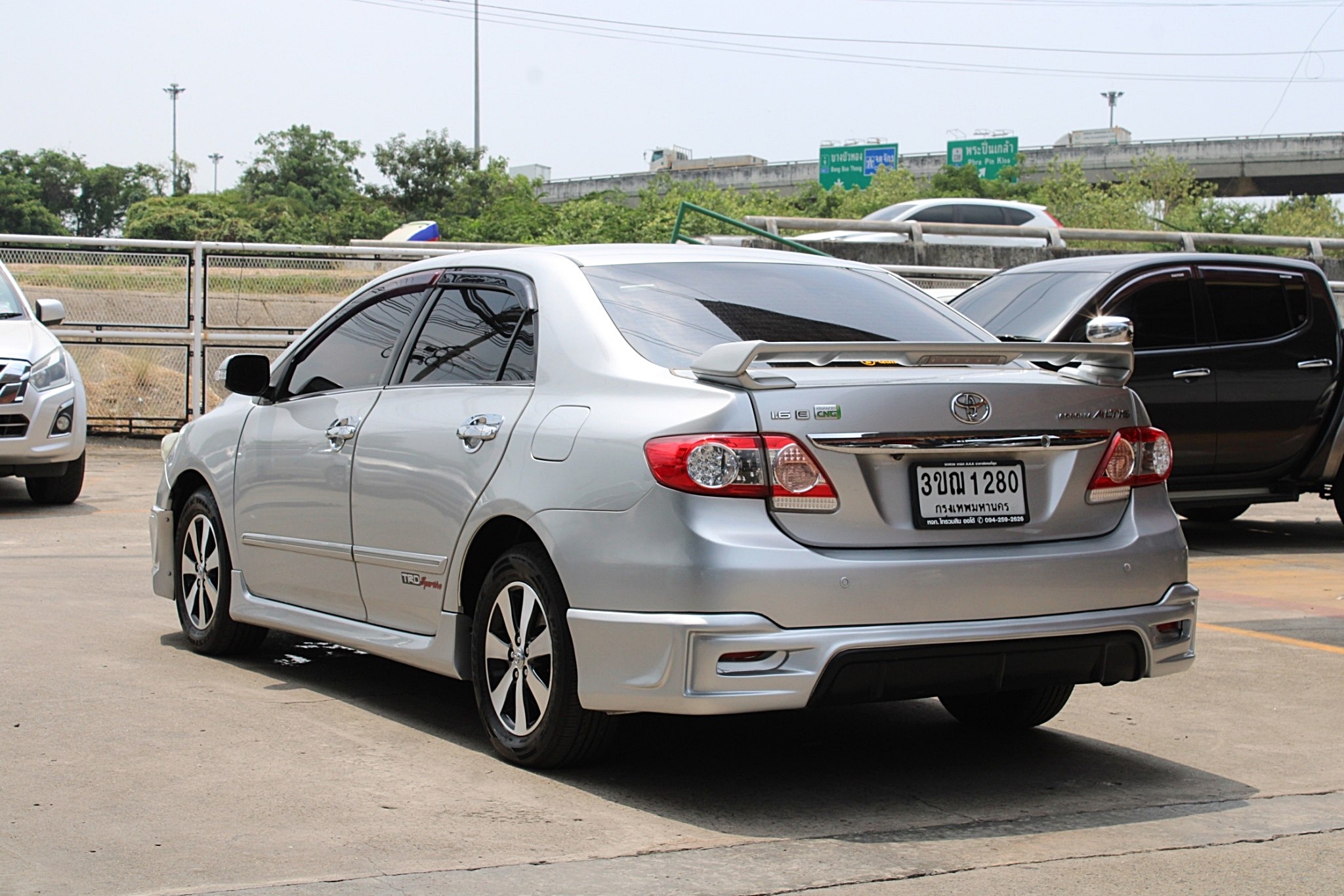 ผ่อน 3xxx 2013 Toyota Corolla Altis CNG 1.6 E Sedan AT สีบรอนซ์เงิน เกียร์ออโต้