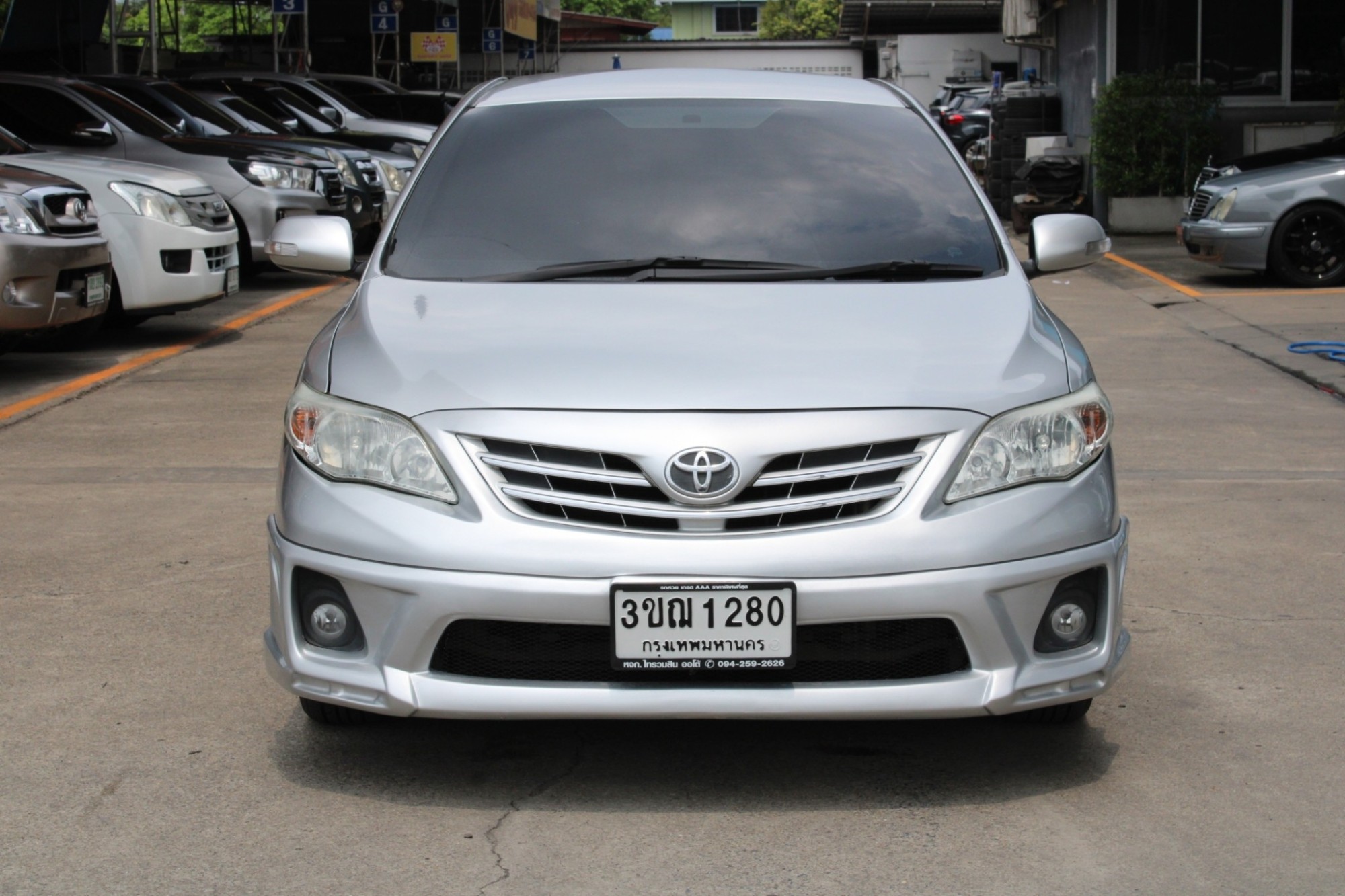 ผ่อน 3xxx 2013 Toyota Corolla Altis CNG 1.6 E Sedan AT สีบรอนซ์เงิน เกียร์ออโต้