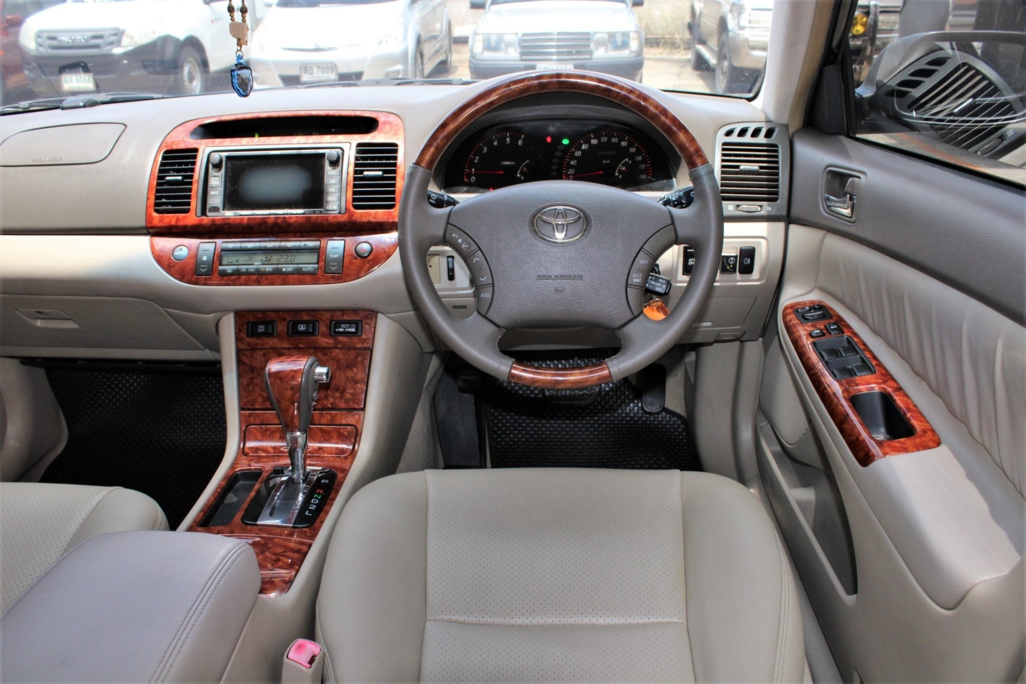 2005 Toyota Camry 2.4 Q AT สีดำ เกียร์อัตโนมัติ รุ่นท๊อปสุด ไม่มีชน เครื่องช่วงล่างขับดี แก๊สLPGเพิ่งติดตั้งไม่นานวันมานี้ ไมล์แท้เจ้าของดูแลมาดีมาก (รูปที่ 8)