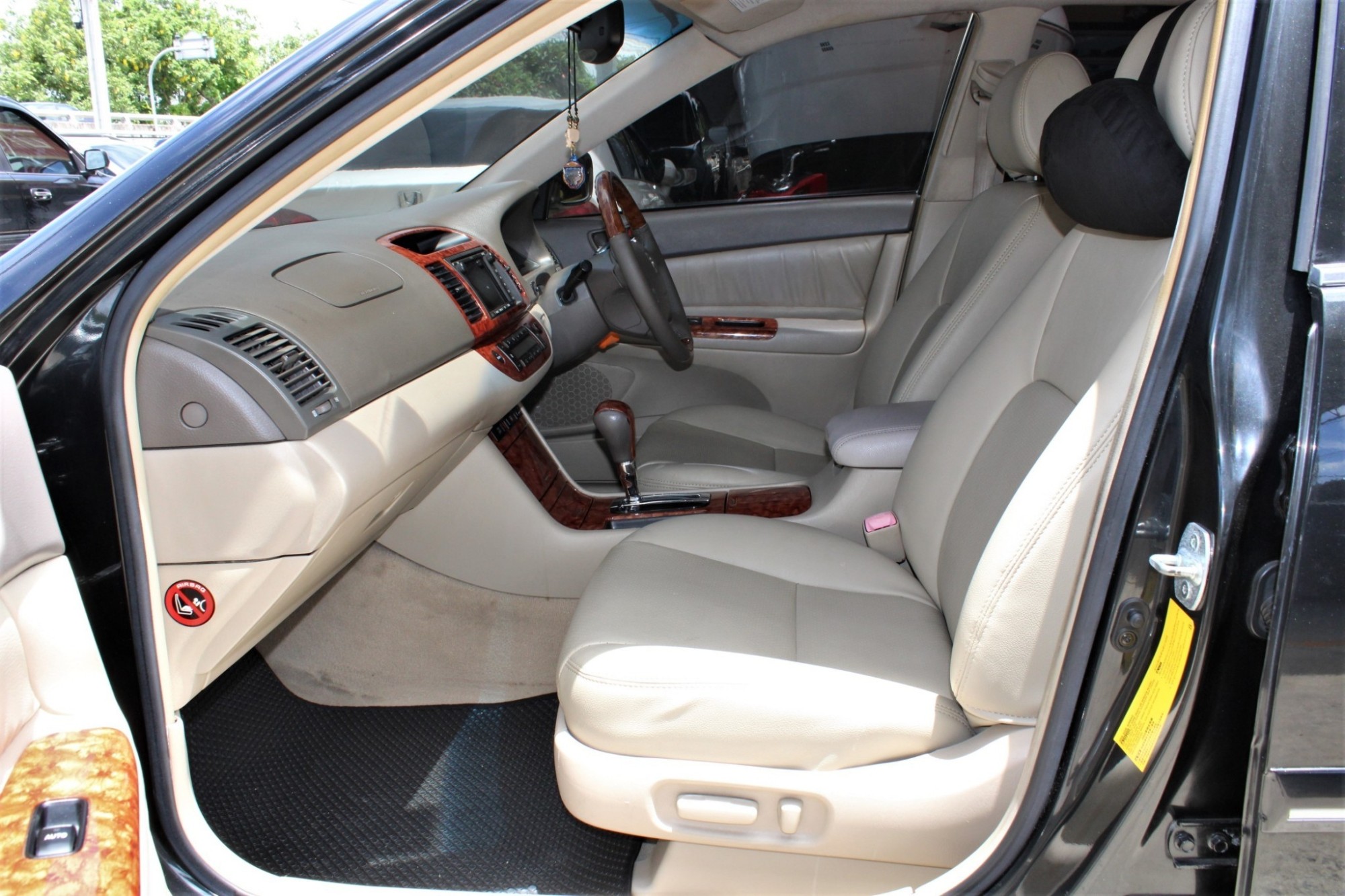 2005 Toyota Camry 2.4 Q AT สีดำ เกียร์อัตโนมัติ รุ่นท๊อปสุด ไม่มีชน เครื่องช่วงล่างขับดี แก๊สLPGเพิ่งติดตั้งไม่นานวันมานี้ ไมล์แท้เจ้าของดูแลมาดีมาก (รูปที่ 12)