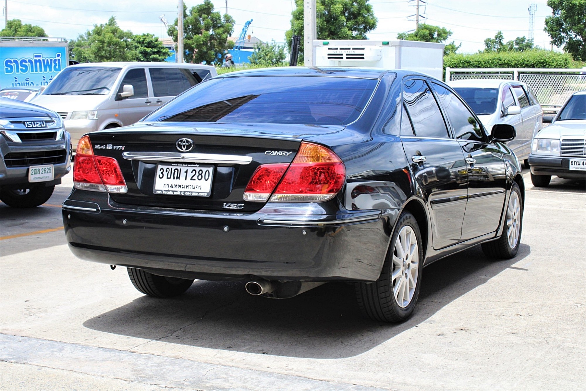 2005 Toyota Camry 2.4 Q AT สีดำ เกียร์อัตโนมัติ รุ่นท๊อปสุด ไม่มีชน เครื่องช่วงล่างขับดี แก๊สLPGเพิ่งติดตั้งไม่นานวันมานี้ ไมล์แท้เจ้าของดูแลมาดีมาก (รูปที่ 4)