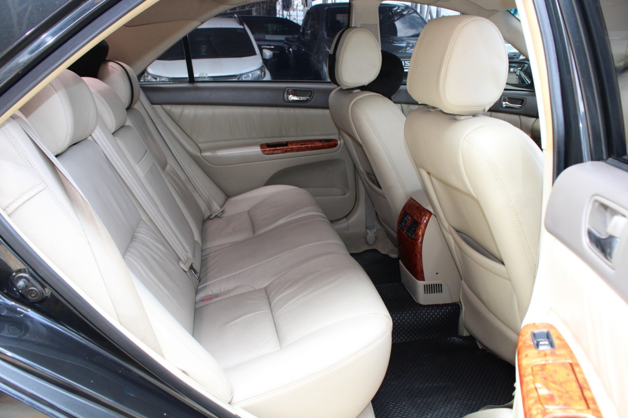 2005 Toyota Camry 2.4 Q AT สีดำ เกียร์อัตโนมัติ รุ่นท๊อปสุด ไม่มีชน เครื่องช่วงล่างขับดี แก๊สLPGเพิ่งติดตั้งไม่นานวันมานี้ ไมล์แท้เจ้าของดูแลมาดีมาก (รูปที่ 10)