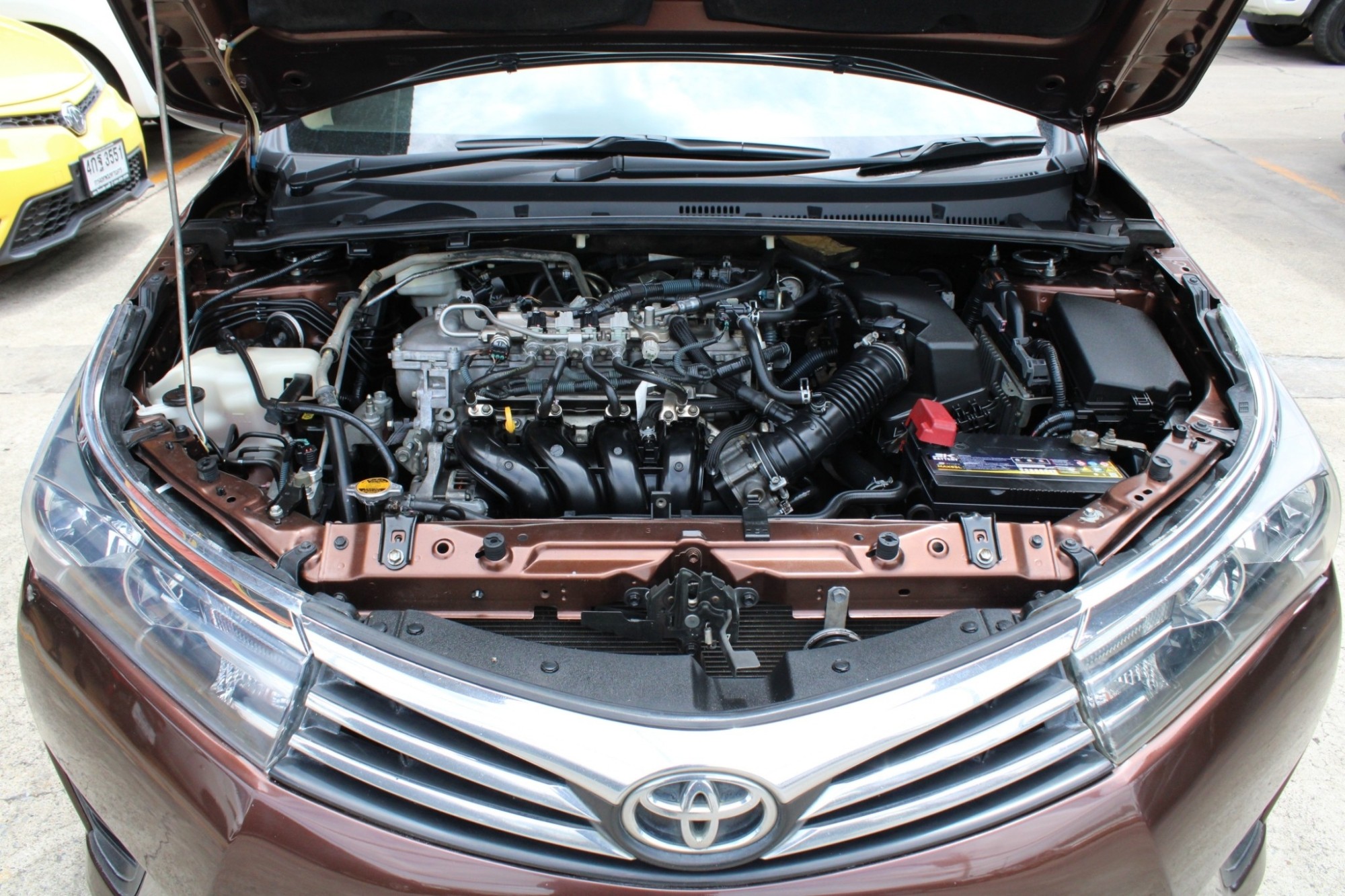 2015 toyota Altis Dual VVT-I 1.6 E CNG โรงงาน สีน้ำตาล (สีหายาก) เกียร์อัตโนมัติ Super CVT-I 7 Wonder Speed สุดประหยัด