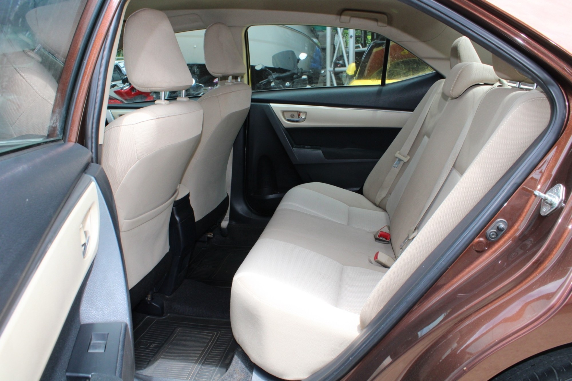 2015 toyota Altis Dual VVT-I 1.6 E CNG โรงงาน สีน้ำตาล (สีหายาก) เกียร์อัตโนมัติ Super CVT-I 7 Wonder Speed สุดประหยัด (รูปที่ 5)