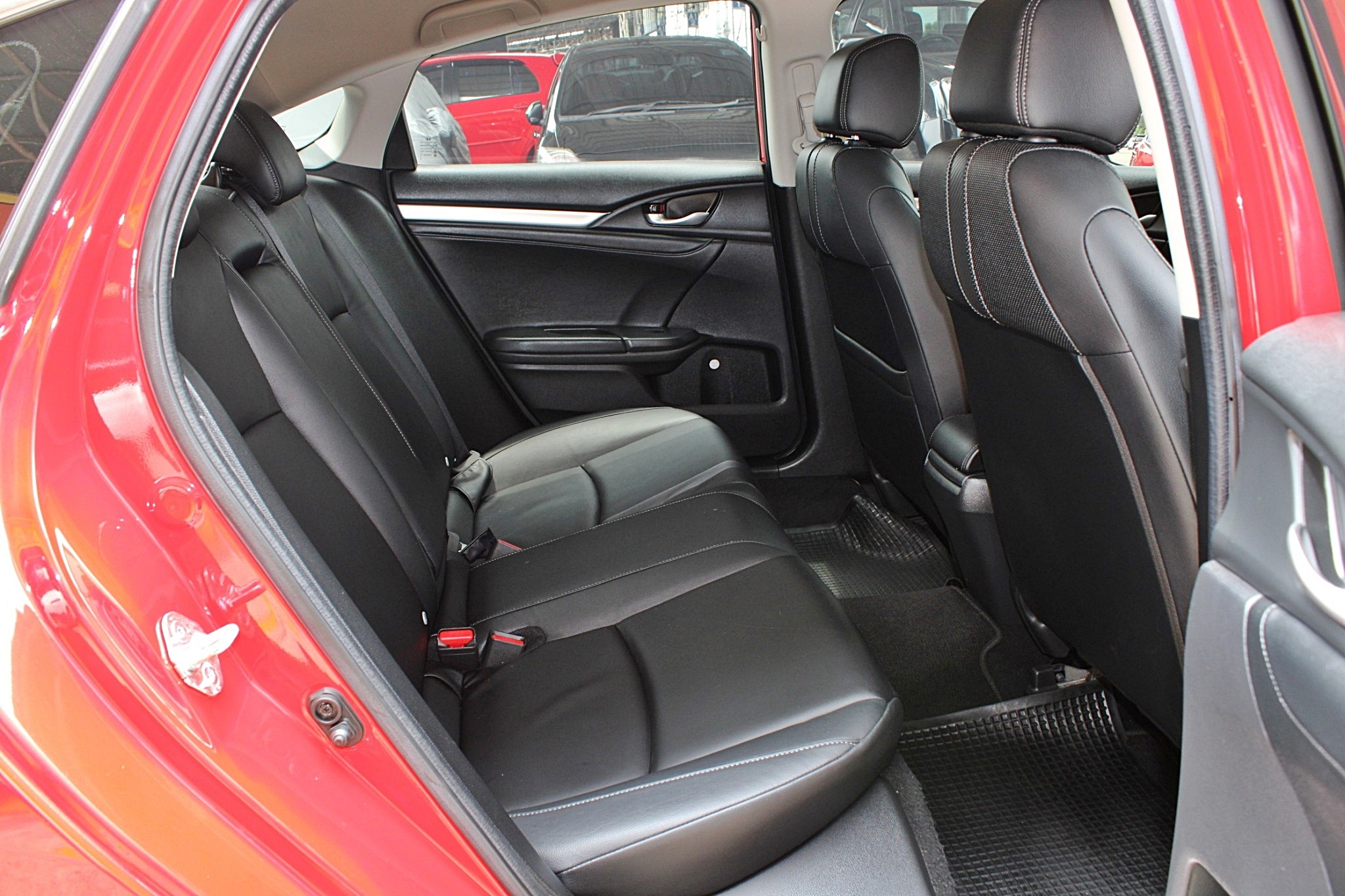 2019 Honda Civic Fc 1.8 EL auto สีแดง ไมล์น้อยแท้ 83,xxx มือแรกออกป้ายแดง 👉 ฟรีดาวน์ 👉 ดอกเบี้ย 0 % 1 ปี 👉ขับฟรี 3 เดือน (รูปที่ 12)