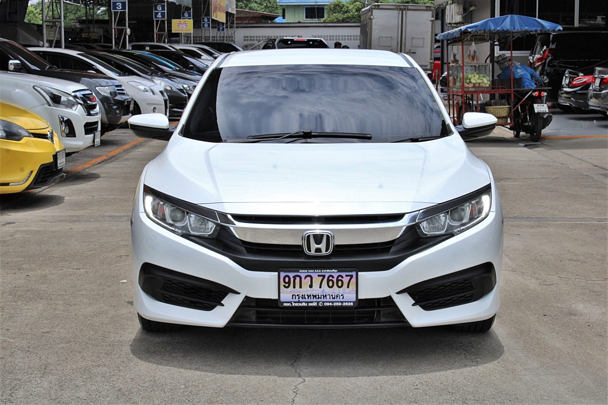 2016 Honda Civic FC 1.8 E i-VTEC AT สีขาว มือเดียวออกห้าง ไม่มีอุบัติเหตุ มีประวัติเข้าศูนย์ ขับดีมาก (รูปที่ 2)