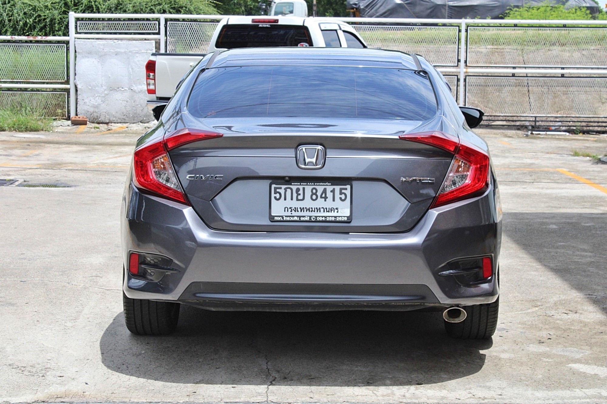 2016 Honda Civic FC 1.8 EL i-VTEC AT สีเทา เกียร์ออโต้ รุ่นท๊อป เดิมมาก ไม่มีชน ขับดีมาก (รูปที่ 4)