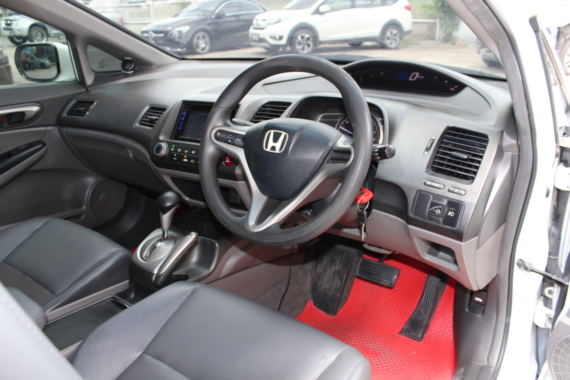2011 Honda Civic FD 1.8 S i-VTEC AT สีขาว เกียร์ออโต้ พวงมาลัยมัลติฟังชั่น จอDVD ติดแก๊ส LPG แล้ว ประหยัดมาก (รูปที่ 5)