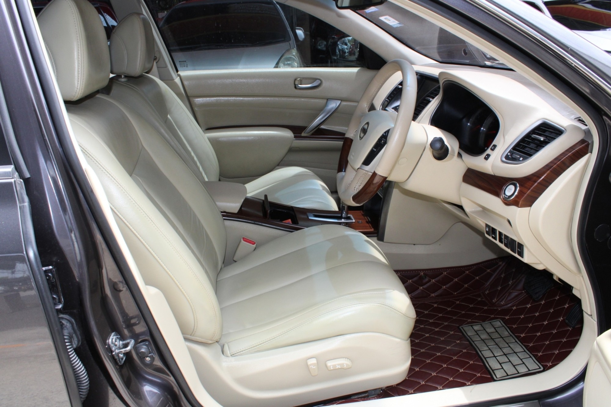 2010 Nissan Teana 2.5 XV 250 V 6 AT สีเทา เกียร์ออโต้ หลังคาซันรูฟ รถสวยมาก ไม่มีอุบัติเหตุ ไม่แก๊ส (รูปที่ 9)