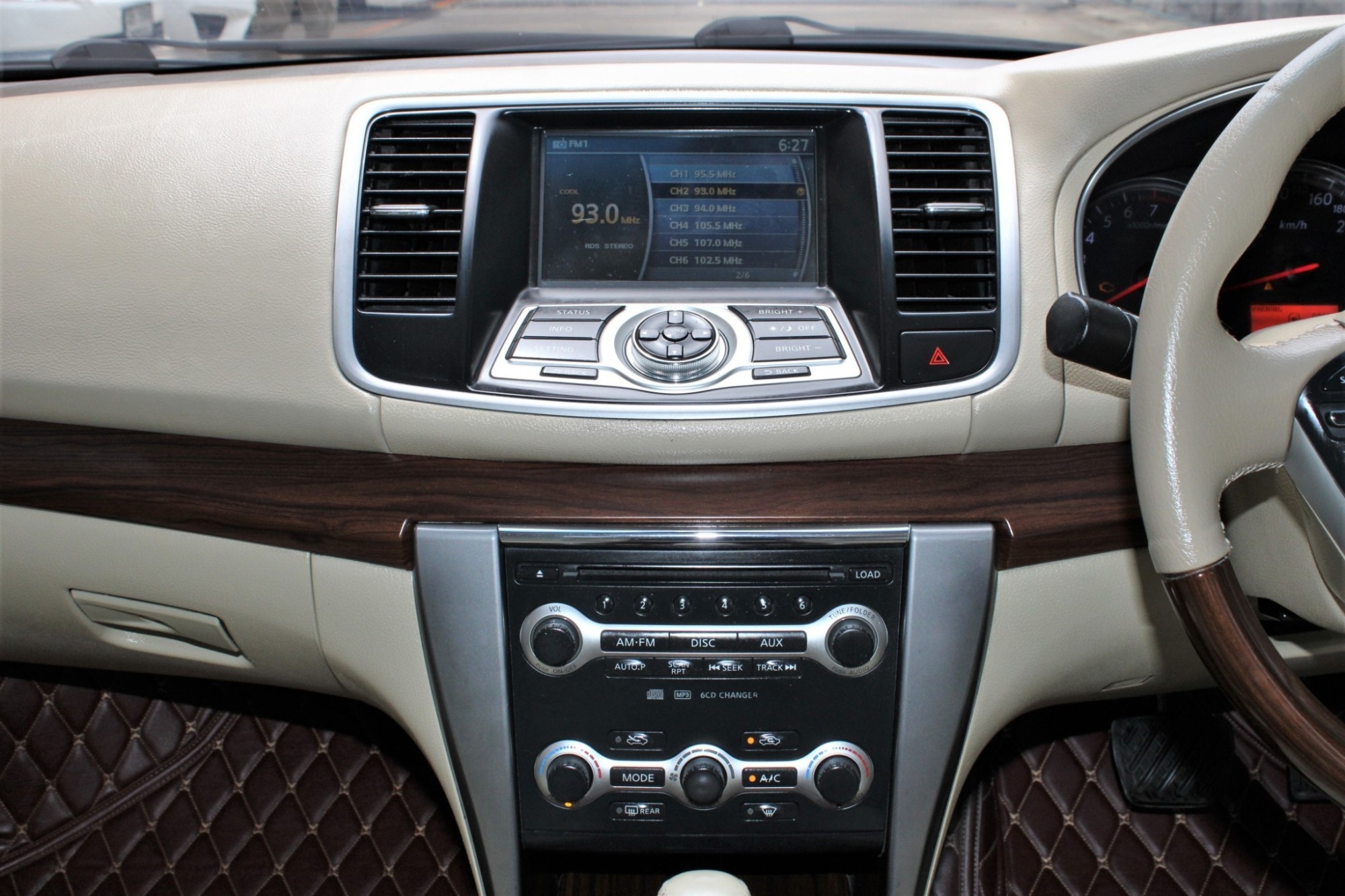 2010 Nissan Teana 2.5 XV 250 V 6 AT สีเทา เกียร์ออโต้ หลังคาซันรูฟ รถสวยมาก ไม่มีอุบัติเหตุ ไม่แก๊ส (รูปที่ 12)