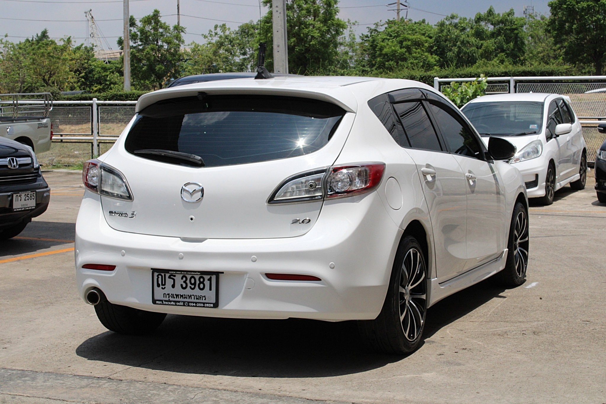 2011 Mazda 3 2.0 Maxx Sports รุ๋นTop AT สีขาว ออโต้ 5 ประตู หลังคาซันรูฟ