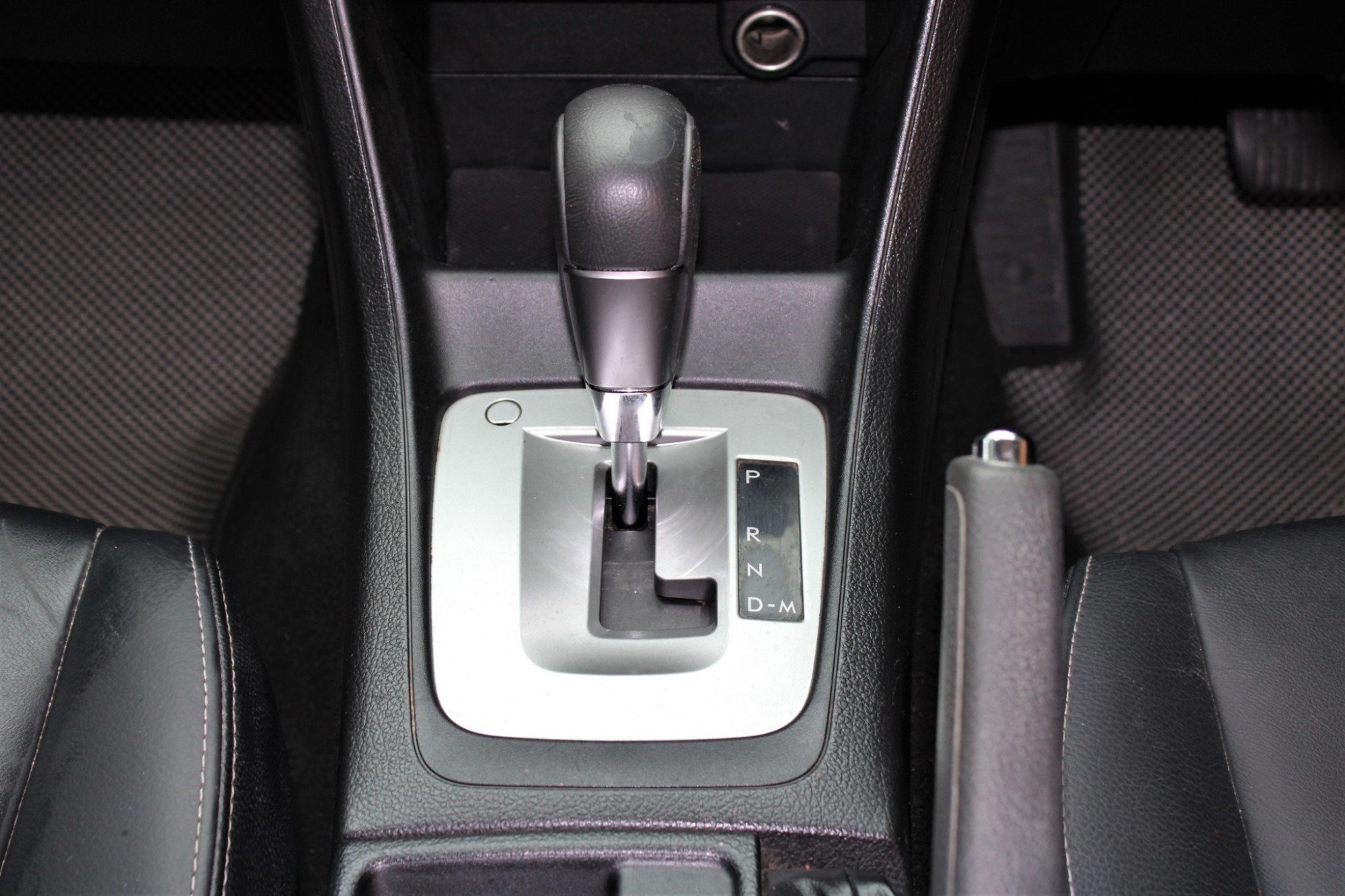 ราคาน่าคบ งบไม่เกิน 400,000 ปี2012 Subaru XV 2.0i-P AWD AT สีขาว เกียร์ออโต้ (รูปที่ 9)