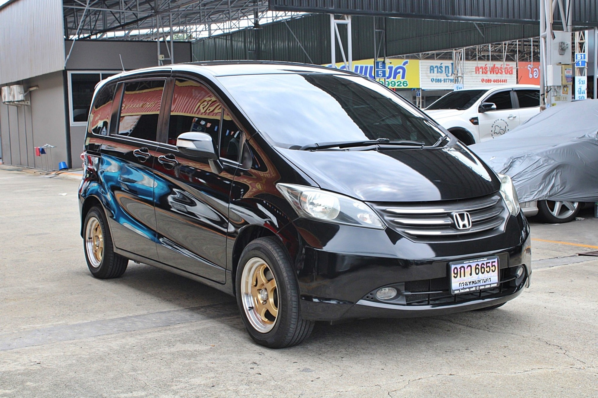 2012 Honda Freed 1.5 EL Wagon AT สีดำ เกียร์ออโต้ รถครอบครัว7ที่นั่ง รถบ้าน ออกห้างมือเดียว รถสวยไม่มีชน มีประวัติเช็คศูนย์ (รูปที่ 3)