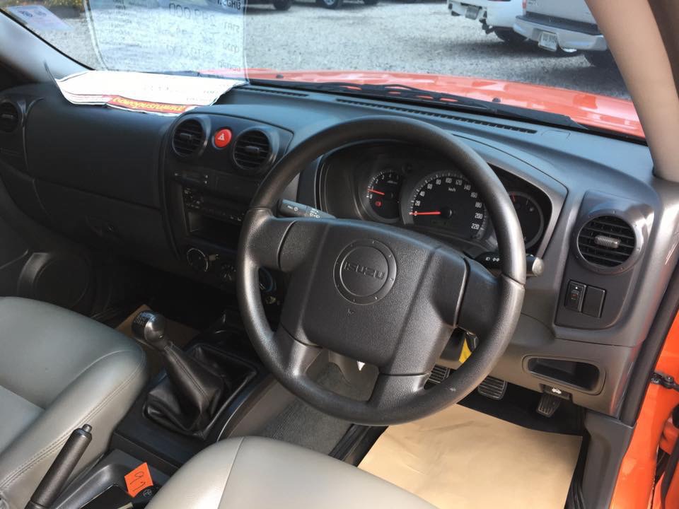 Isuzu D-Max Space Cab ปี 2009 สีส้ม (รูปที่ 4)