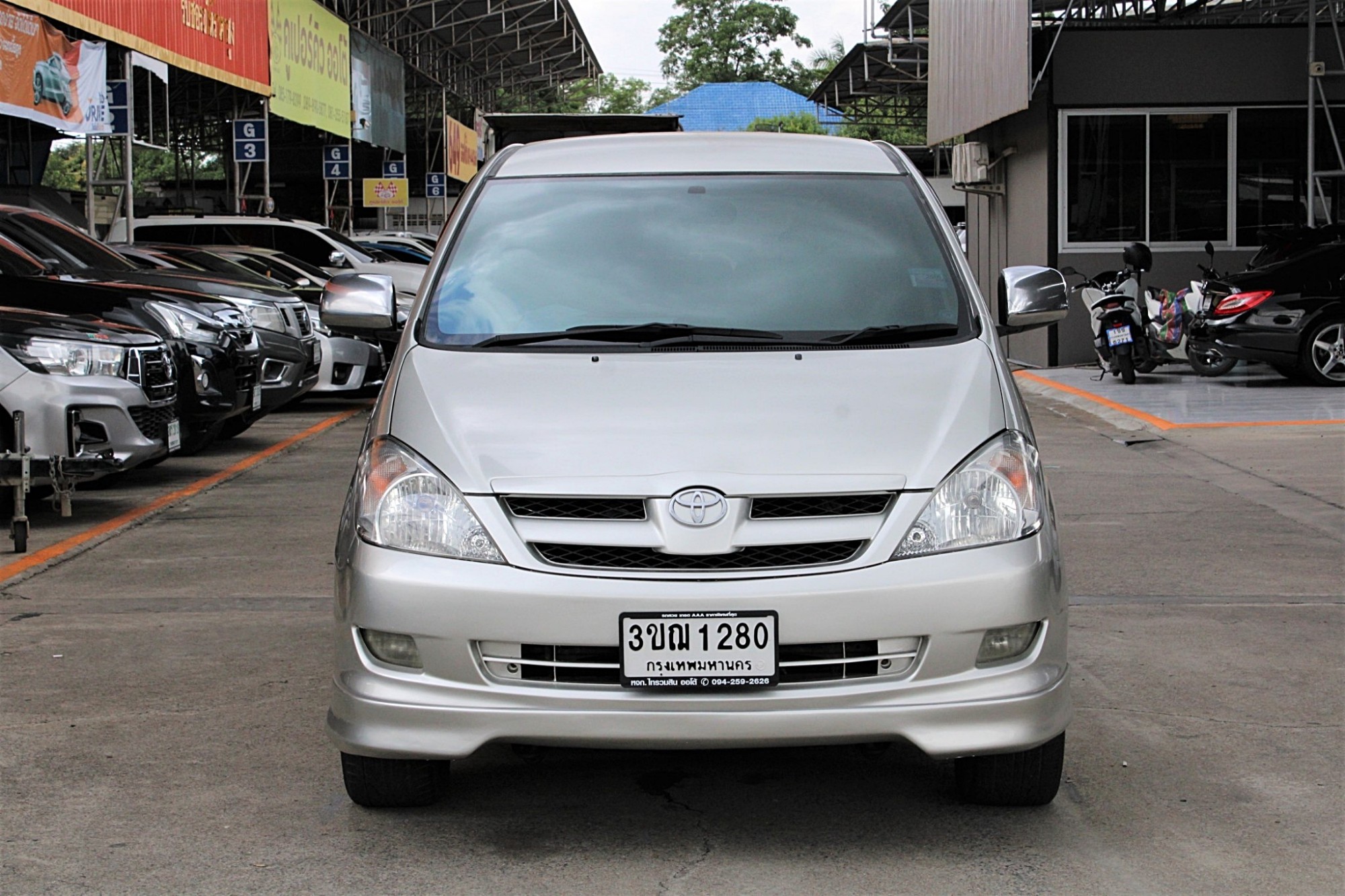 2007 Toyota Innova 2.0 V Wagon AT สีเทา เกียร์ออโต้ airbag abs เบาะหนัง แอร์ดิจิตอล ไม่มีชนหนักตัดต่อหรือจมน้ำ เครื่องดีช่วงล่างดี (รูปที่ 2)