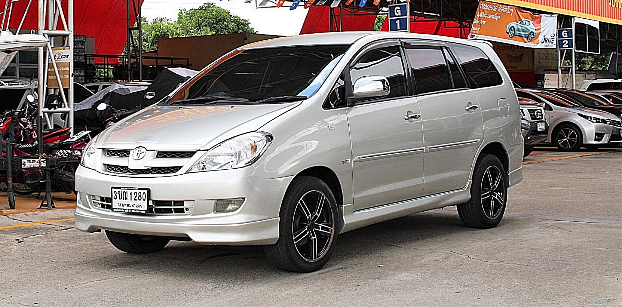 2007 Toyota Innova 2.0 V Wagon AT สีเทา เกียร์ออโต้ airbag abs เบาะหนัง แอร์ดิจิตอล ไม่มีชนหนักตัดต่อหรือจมน้ำ เครื่องดีช่วงล่างดี