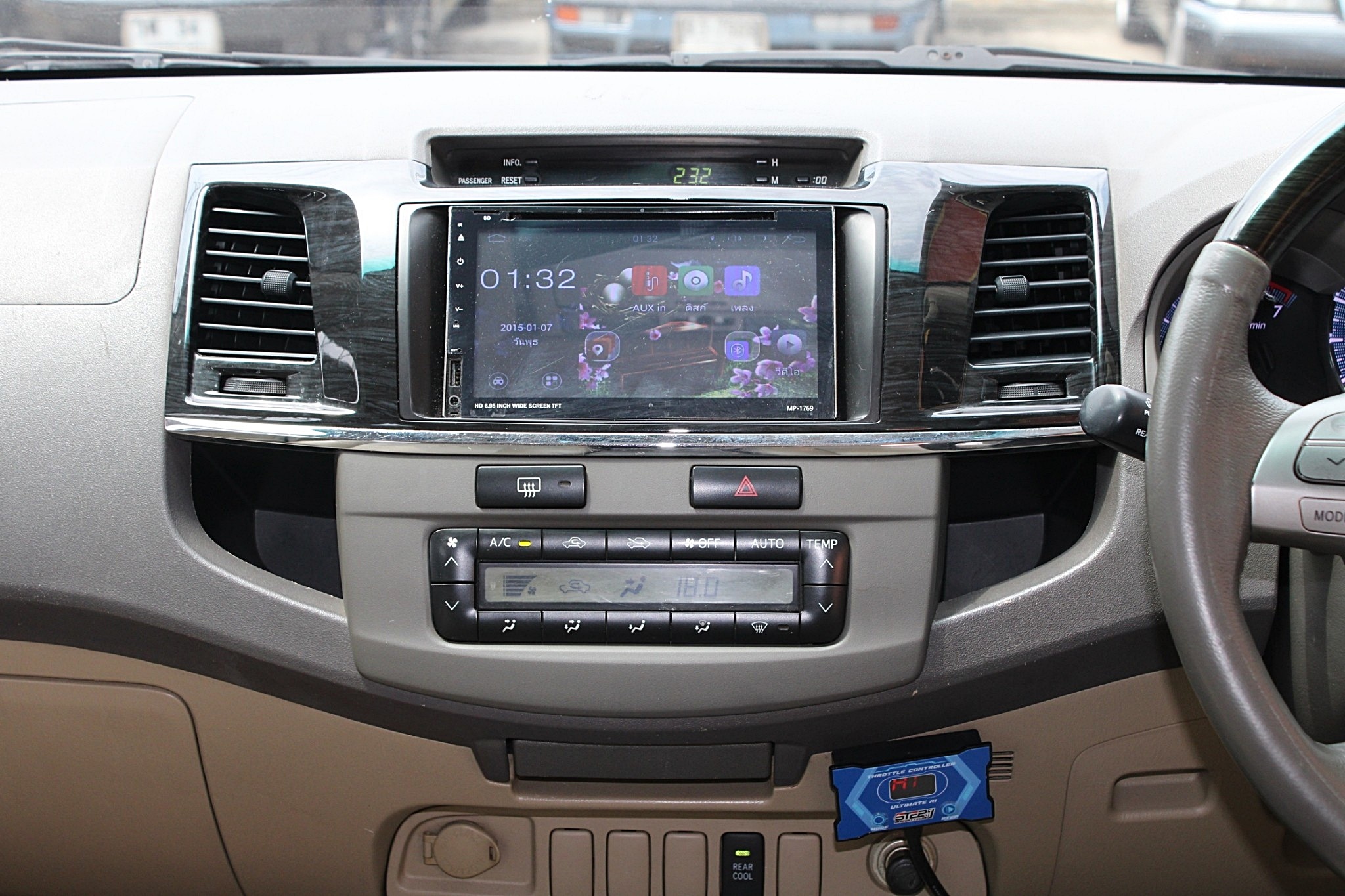 ฟรีดาวน์ 2011 toyota Fortuner 2.7 V 2WD Auto สีบรอนซ์ เกียร์ออโต้ ขับ2 หน้าแชมป์ เบนซินไม่แก๊ส (รูปที่ 13)