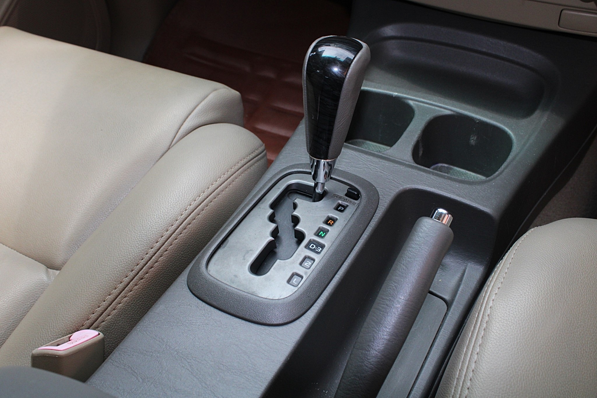 ฟรีดาวน์ 2011 toyota Fortuner 2.7 V 2WD Auto สีบรอนซ์ เกียร์ออโต้ ขับ2 หน้าแชมป์ เบนซินไม่แก๊ส (รูปที่ 4)