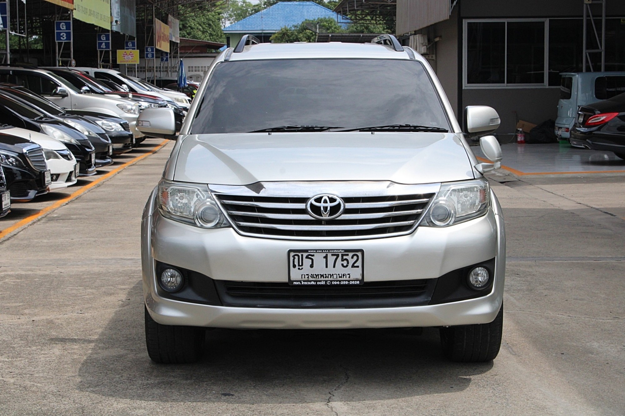 ฟรีดาวน์ 2011 toyota Fortuner 2.7 V 2WD Auto สีบรอนซ์ เกียร์ออโต้ ขับ2 หน้าแชมป์ เบนซินไม่แก๊ส (รูปที่ 2)