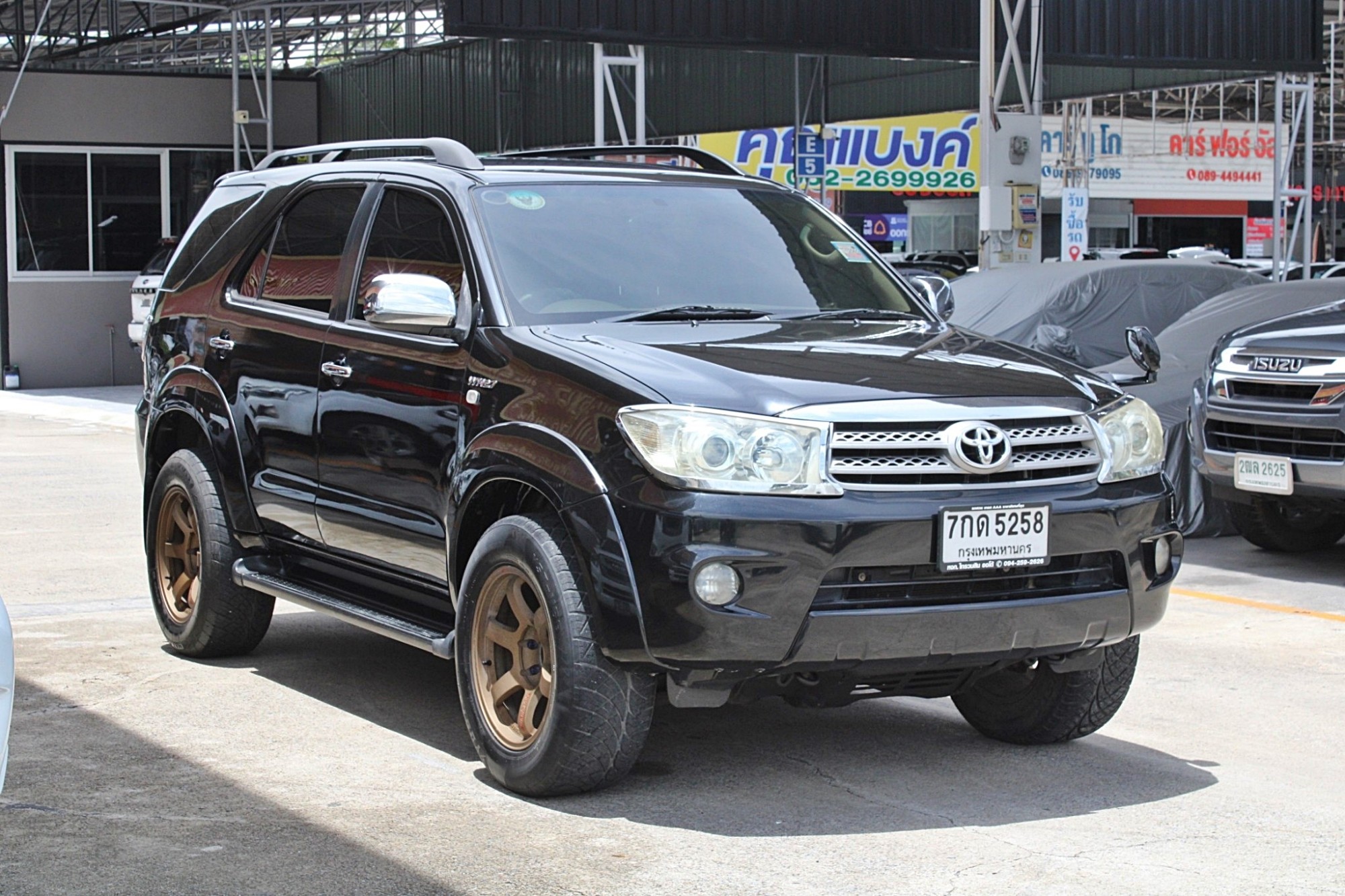 2009 toyota Fortuner 2.7 V 2WD Auto สีดำ รถสวย SUV รถครอบครัว ยอดนิยม หน้าหลังเดิมสภาพสวยประหยัด