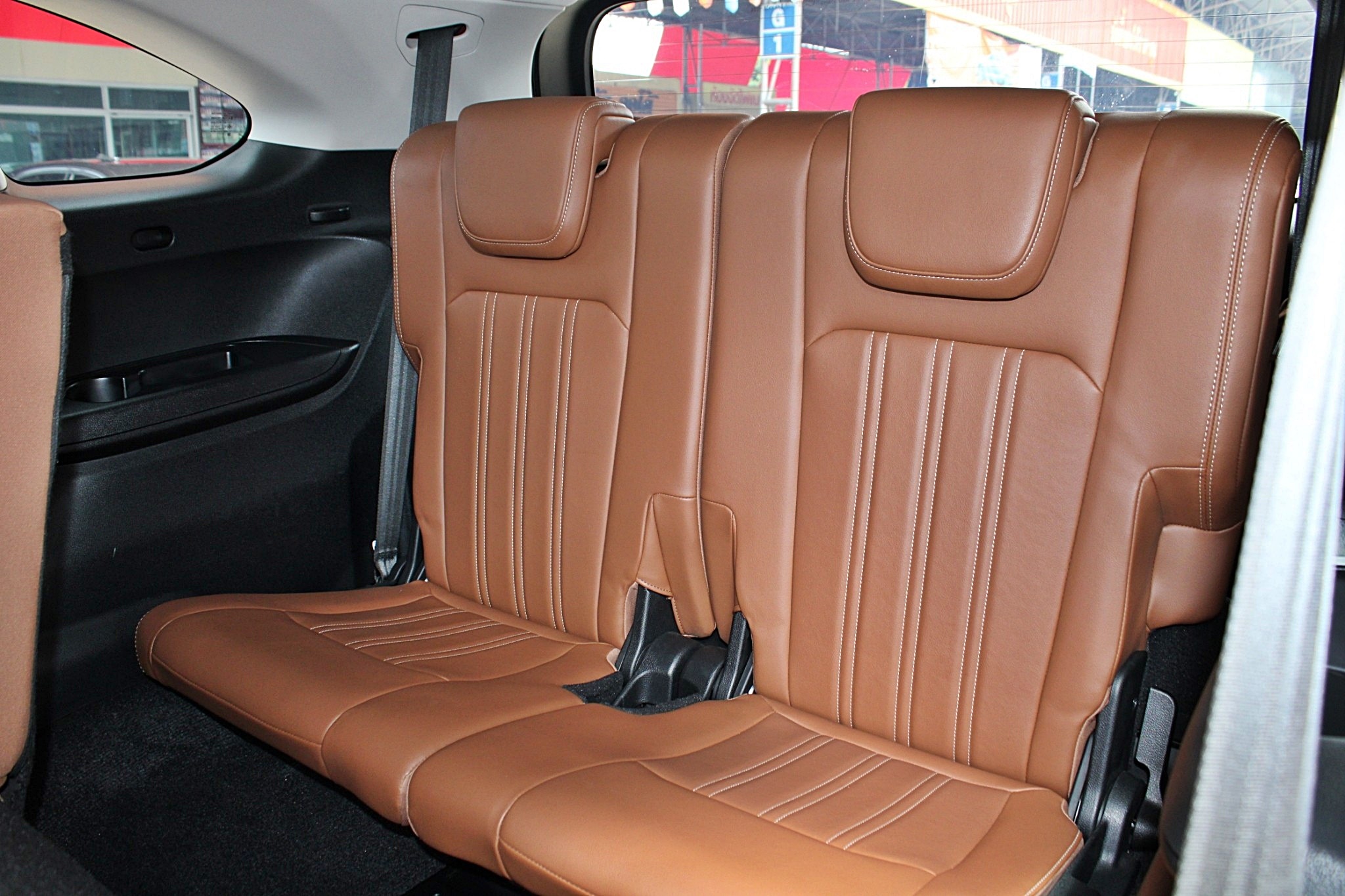 2021 Isuzu MU-X 1.9 Ultimate SUV AT สีแดงมะเมี่ยว ประหยัดเชื้อเพลิง ขับ2Wdยิ่งประหยัด ค่าภาษีถูกกว่าเครื่อง 3.0 และคันนี้สภาพสวยใสคล้ายป้ายแดง (รูปที่ 7)