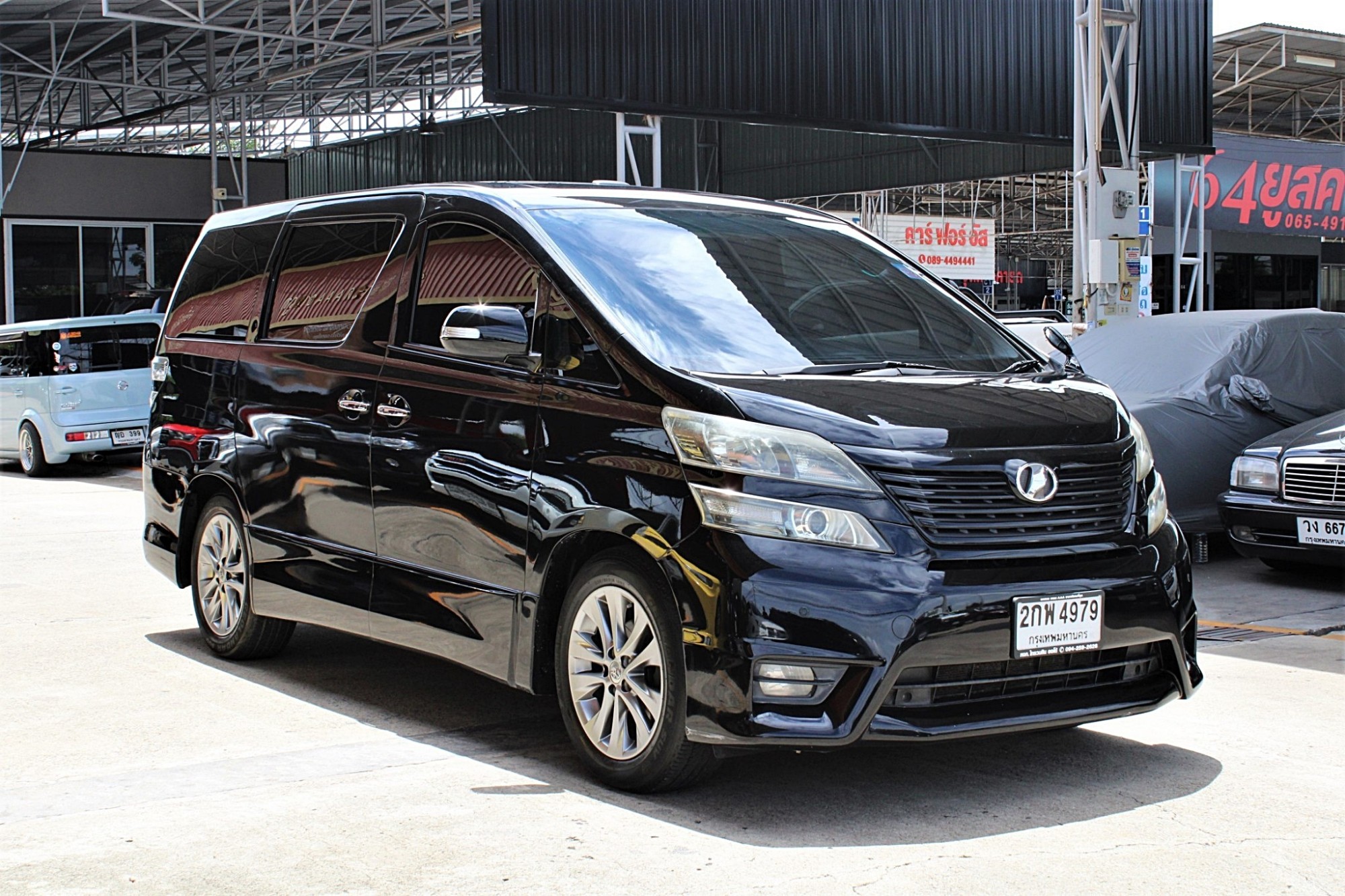 2011 Toyota VELLFIRE 2.4 V Auto CVT สีดำ รุ่นท๊อปสุด มือแรกออกห้าง ไม่เคยมีอุบัติเหตุ ไม่เคยแก๊ส สวยมากๆ