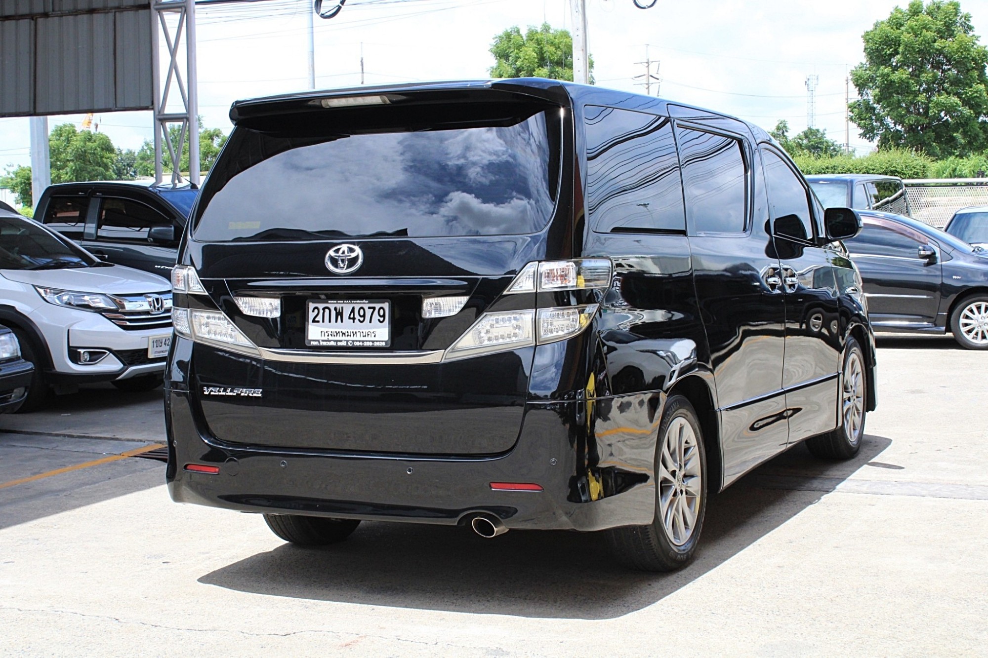 2011 Toyota VELLFIRE 2.4 V Auto CVT สีดำ รุ่นท๊อปสุด มือแรกออกห้าง ไม่เคยมีอุบัติเหตุ ไม่เคยแก๊ส สวยมากๆ (รูปที่ 15)