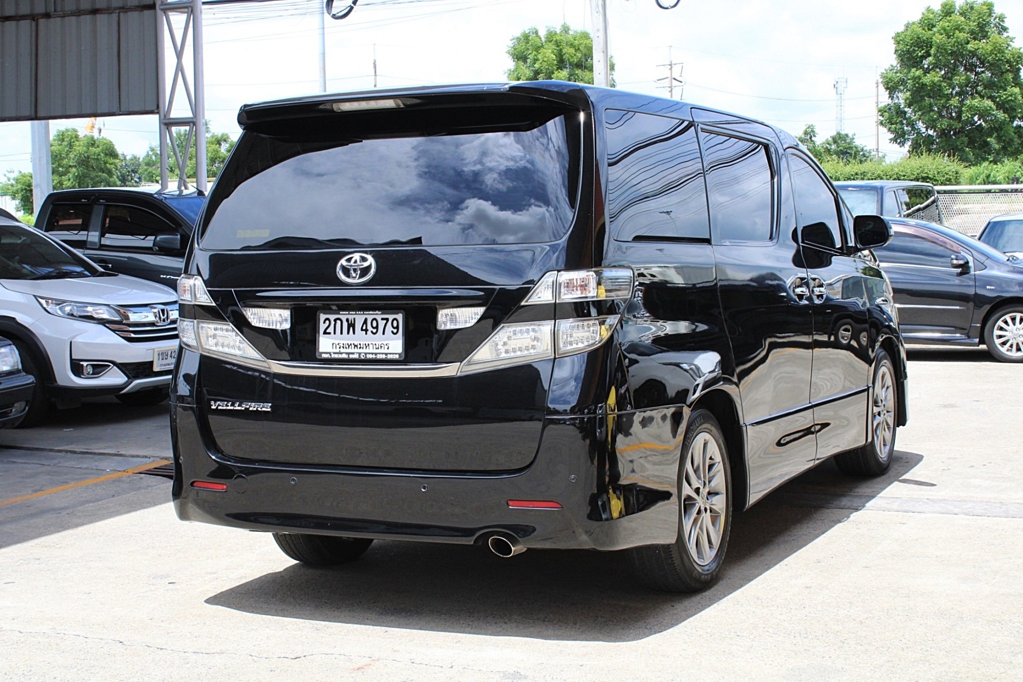 2011 Toyota VELLFIRE 2.4 V Auto CVT สีดำ รุ่นท๊อปสุด มือแรกออกห้าง ไม่เคยมีอุบัติเหตุ ไม่เคยแก๊ส สวยมากๆ