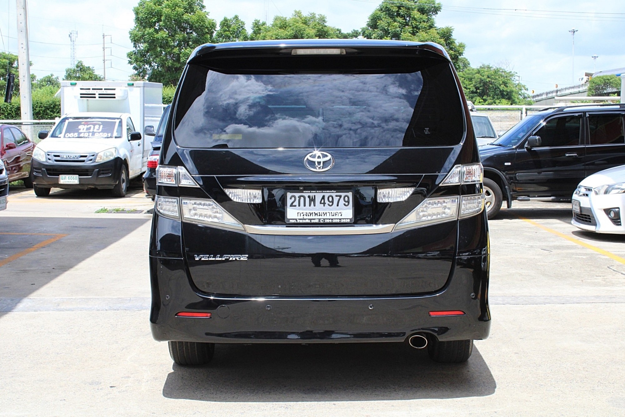 2011 Toyota VELLFIRE 2.4 V Auto CVT สีดำ รุ่นท๊อปสุด มือแรกออกห้าง ไม่เคยมีอุบัติเหตุ ไม่เคยแก๊ส สวยมากๆ