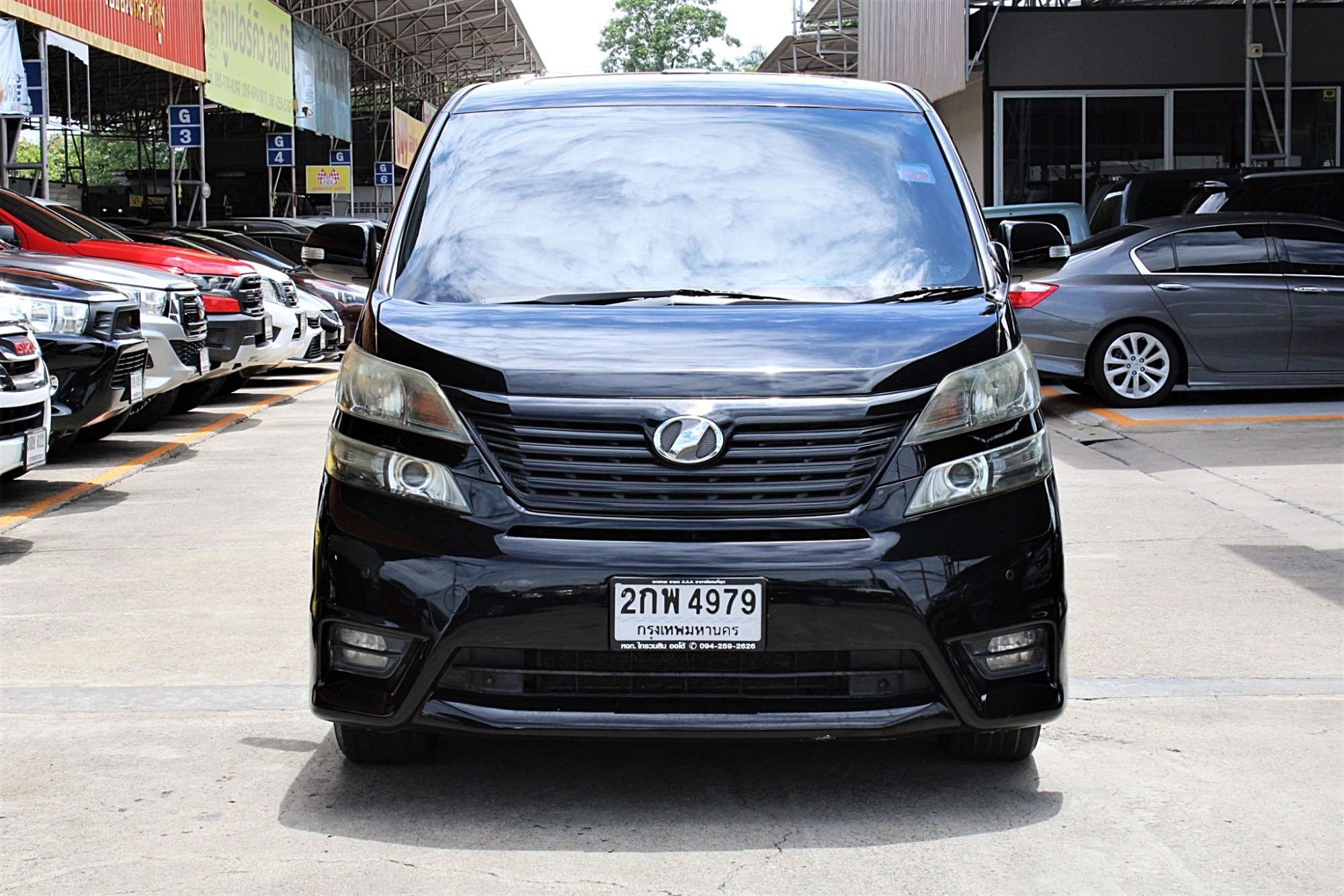 2011 Toyota VELLFIRE 2.4 V Auto CVT สีดำ รุ่นท๊อปสุด มือแรกออกห้าง ไม่เคยมีอุบัติเหตุ ไม่เคยแก๊ส สวยมากๆ (รูปที่ 2)