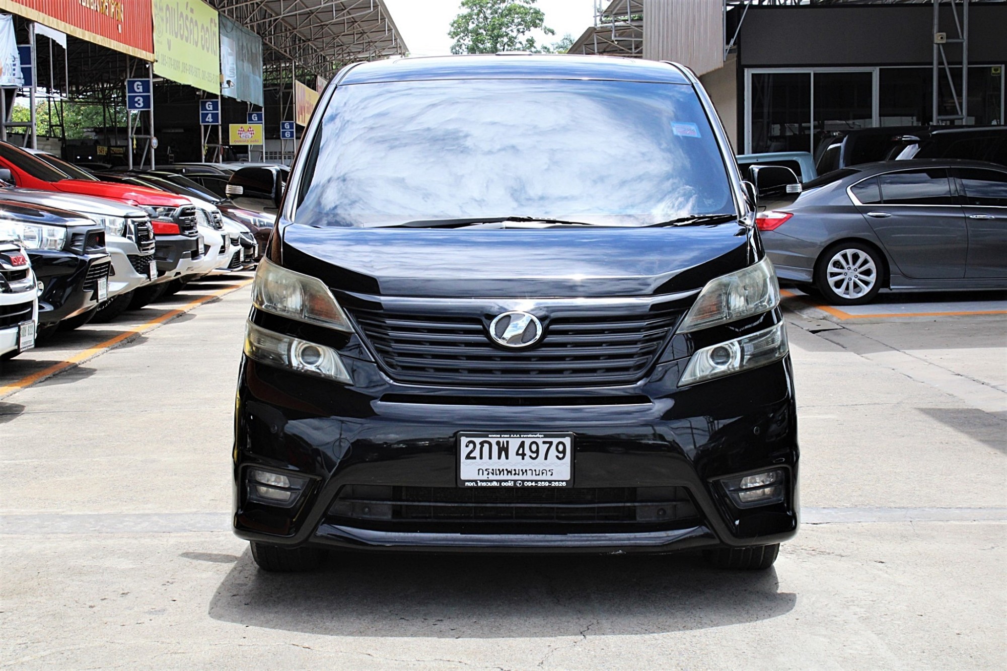 2011 Toyota VELLFIRE 2.4 V Auto CVT สีดำ รุ่นท๊อปสุด มือแรกออกห้าง ไม่เคยมีอุบัติเหตุ ไม่เคยแก๊ส สวยมากๆ