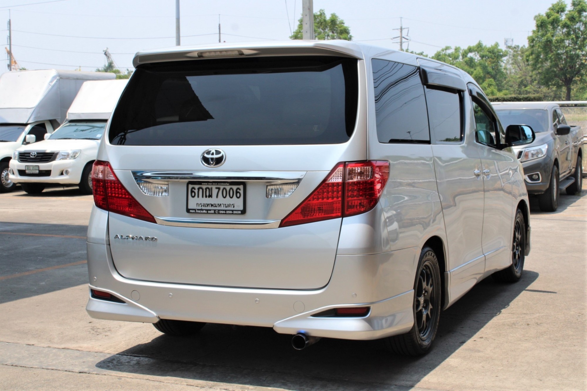 My2010 Toyota Alphard 2.4 V เบนซิน ตัวTop Auto สีบรอนซ์ เดิมสวยไม่มีอุบัติเหตุ ภายในสะอาด เบาะแถวหลังแบบโซฟานั่งสบายมาก (รูปที่ 6)