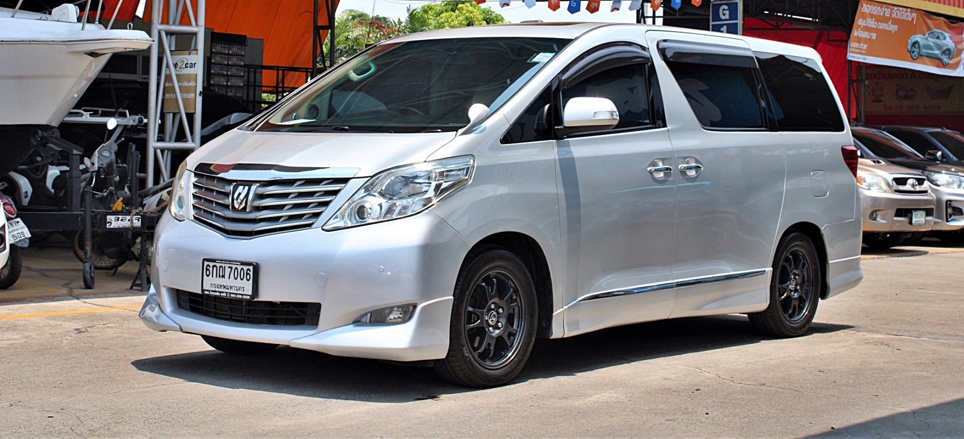 My2010 Toyota Alphard 2.4 V เบนซิน ตัวTop Auto สีบรอนซ์ เดิมสวยไม่มีอุบัติเหตุ ภายในสะอาด เบาะแถวหลังแบบโซฟานั่งสบายมาก