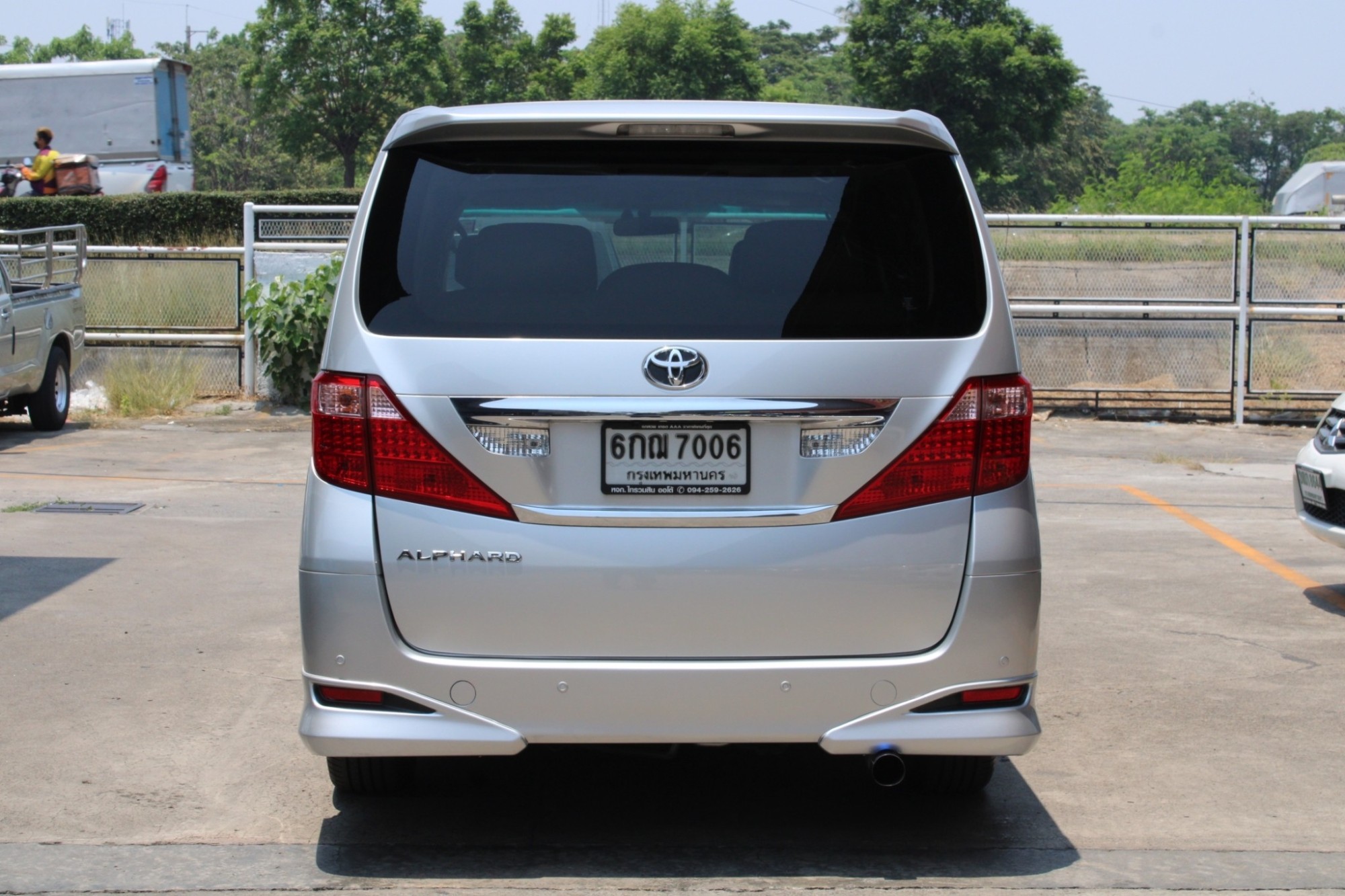 My2010 Toyota Alphard 2.4 V เบนซิน ตัวTop Auto สีบรอนซ์ เดิมสวยไม่มีอุบัติเหตุ ภายในสะอาด เบาะแถวหลังแบบโซฟานั่งสบายมาก (รูปที่ 5)
