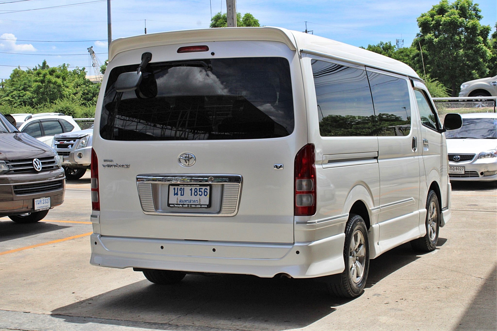 จัดไฟแนนท์เอาไปทำป้ายเหลืองได้เลยครับ 2014 Toyota Ventury 2.7 V AT สีขาว เครื่องเบนซินเกียร์ออโต้