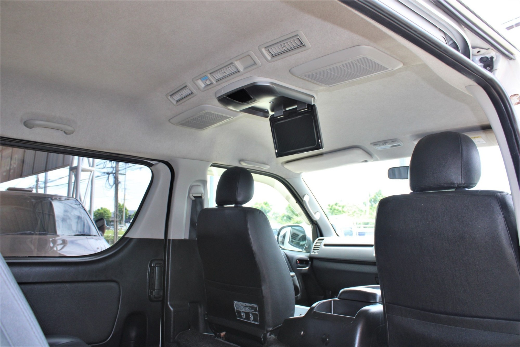 จัดไฟแนนท์เอาไปทำป้ายเหลืองได้เลยครับ 2014 Toyota Ventury 2.7 V AT สีขาว เครื่องเบนซินเกียร์ออโต้ (รูปที่ 4)