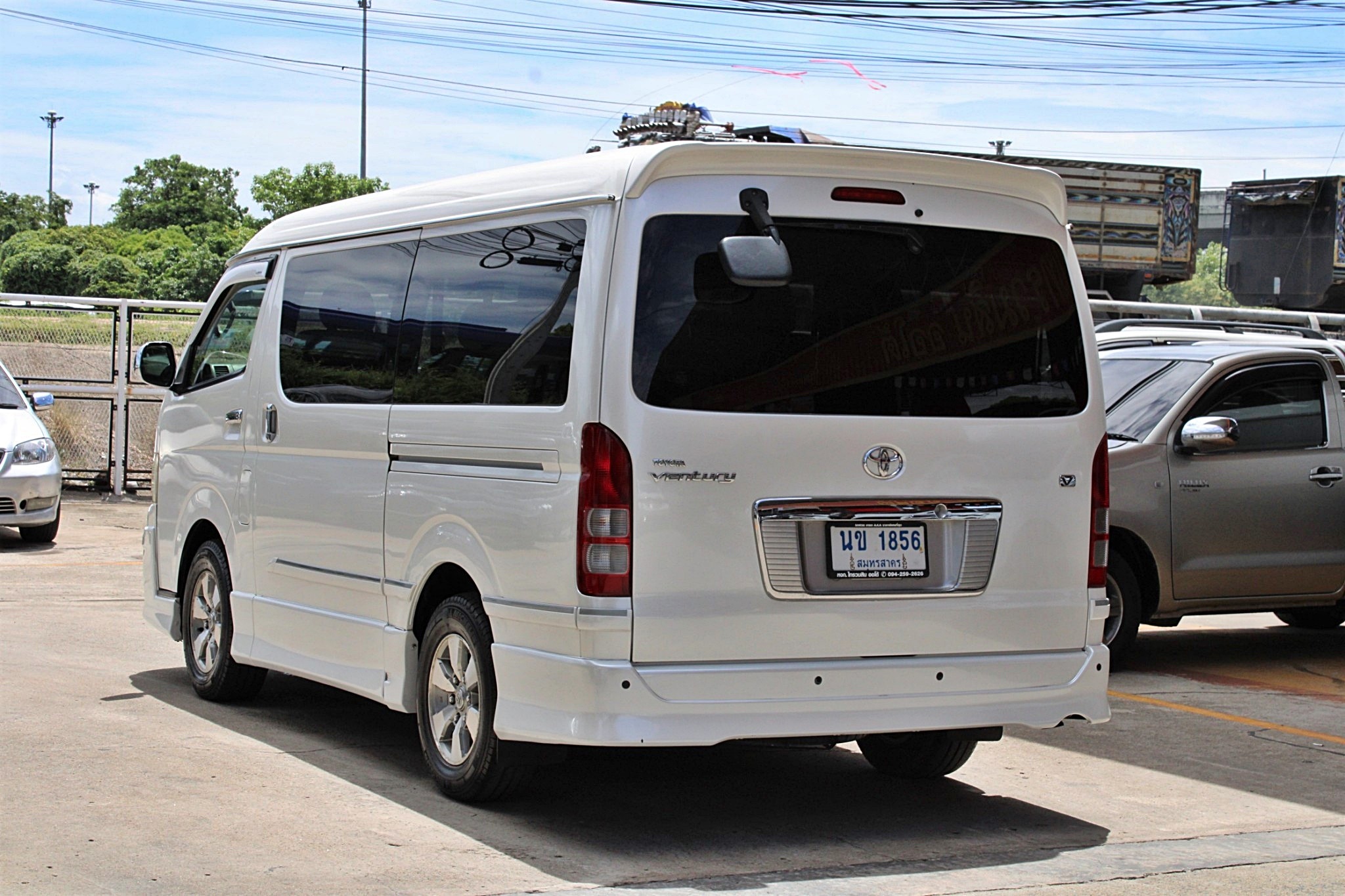 จัดไฟแนนท์เอาไปทำป้ายเหลืองได้เลยครับ 2014 Toyota Ventury 2.7 V AT สีขาว เครื่องเบนซินเกียร์ออโต้ (รูปที่ 10)