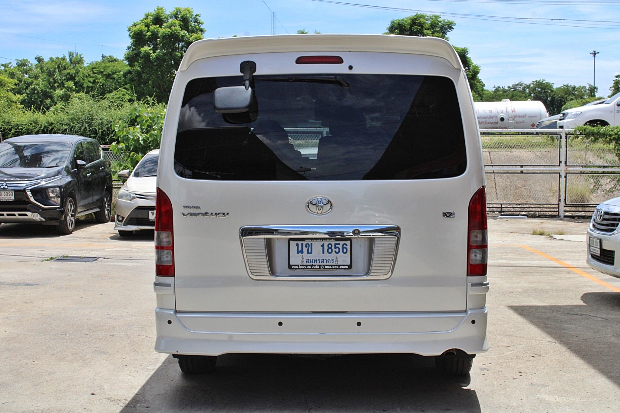 จัดไฟแนนท์เอาไปทำป้ายเหลืองได้เลยครับ 2014 Toyota Ventury 2.7 V AT สีขาว เครื่องเบนซินเกียร์ออโต้ (รูปที่ 6)