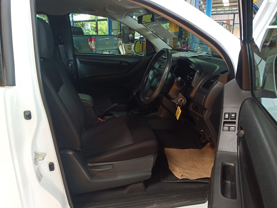 Isuzu D-Max Space Cab ปี 2018 สีขาว (รูปที่ 9)