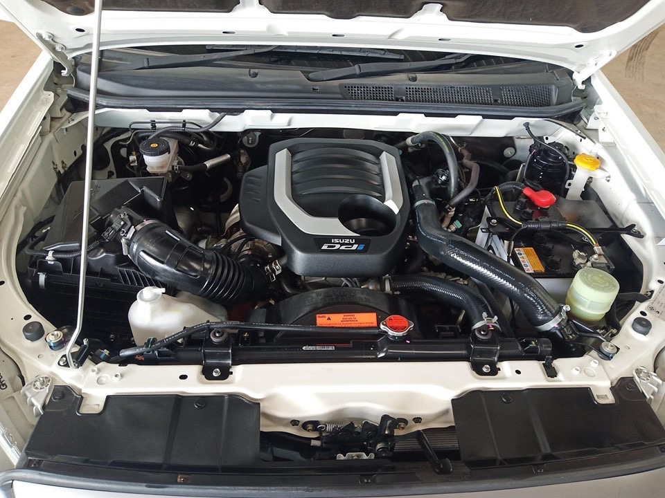 Isuzu D-Max Space Cab ปี 2018 สีขาว (รูปที่ 12)