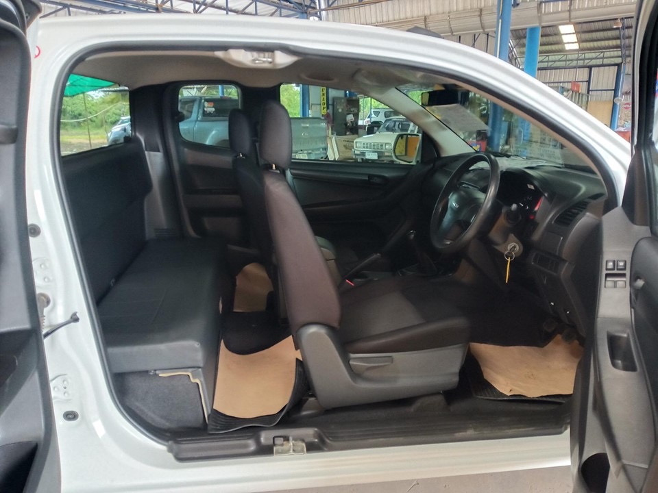 Isuzu D-Max Space Cab ปี 2018 สีขาว (รูปที่ 10)