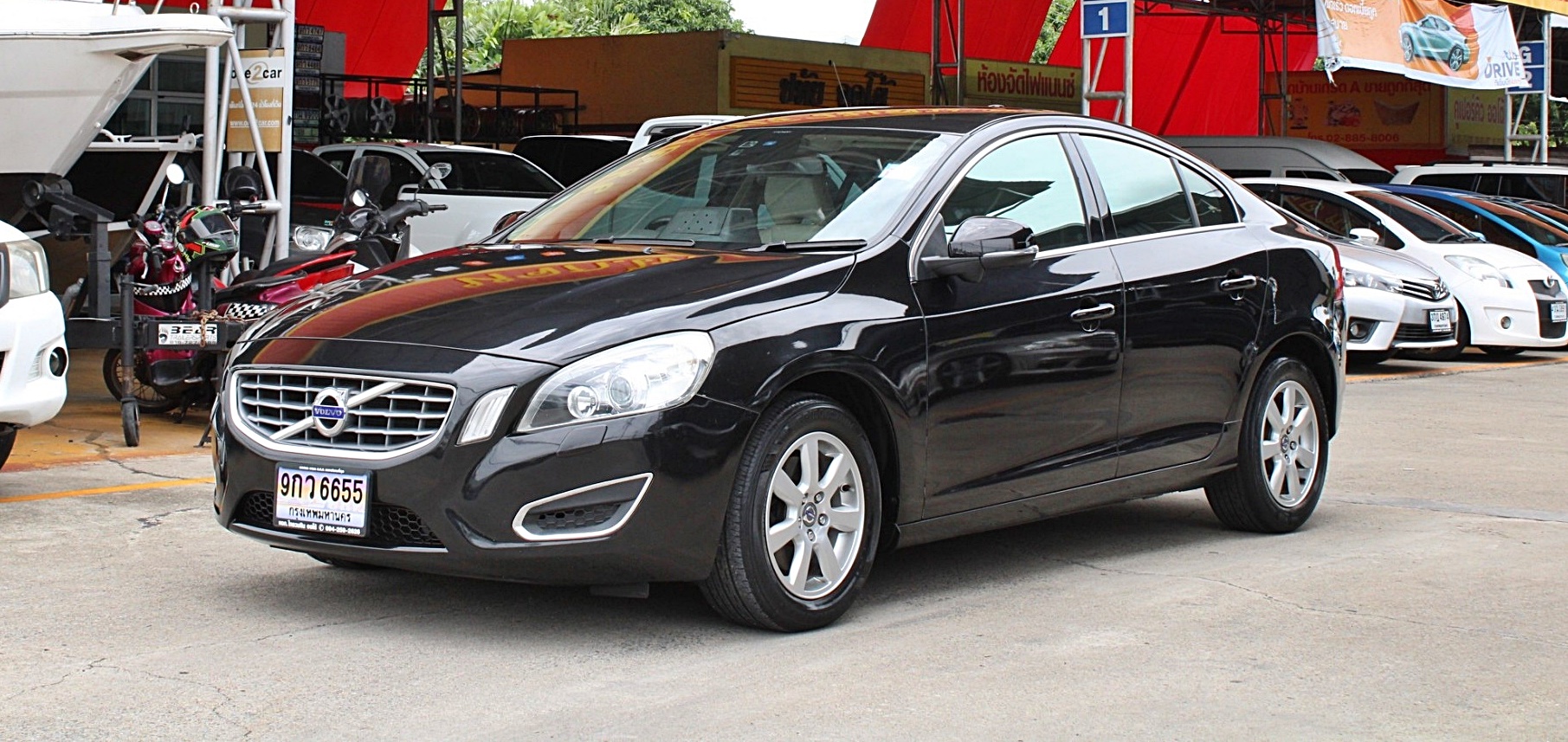 2012 Volvo S60 1.6 DRIVe B Turbo 6 AT Power Shift 180 HP สีดำ Premium Compact Car ในราคา Eco รถสีเดิม ไร้อุบัติเหตุ (รูปที่ 6)